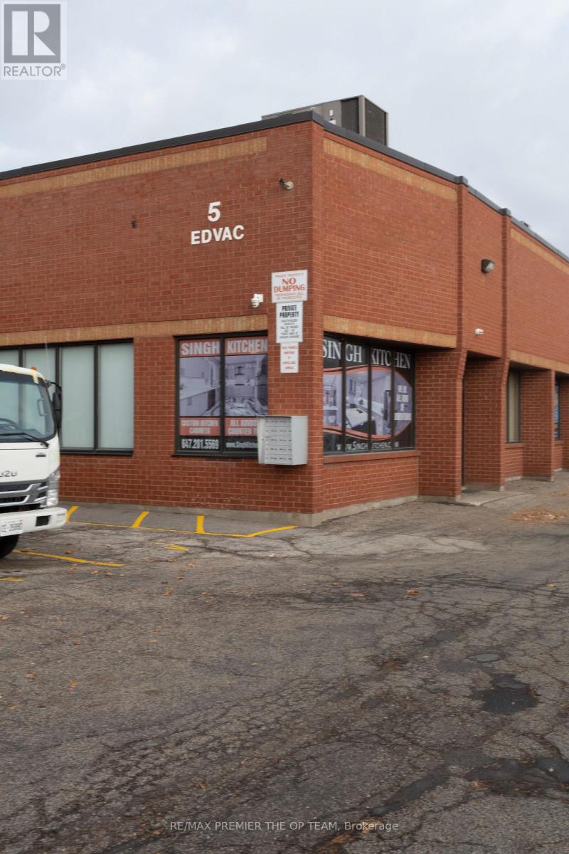 4 - 5 EDVAC DRIVE, Brampton, Ontario