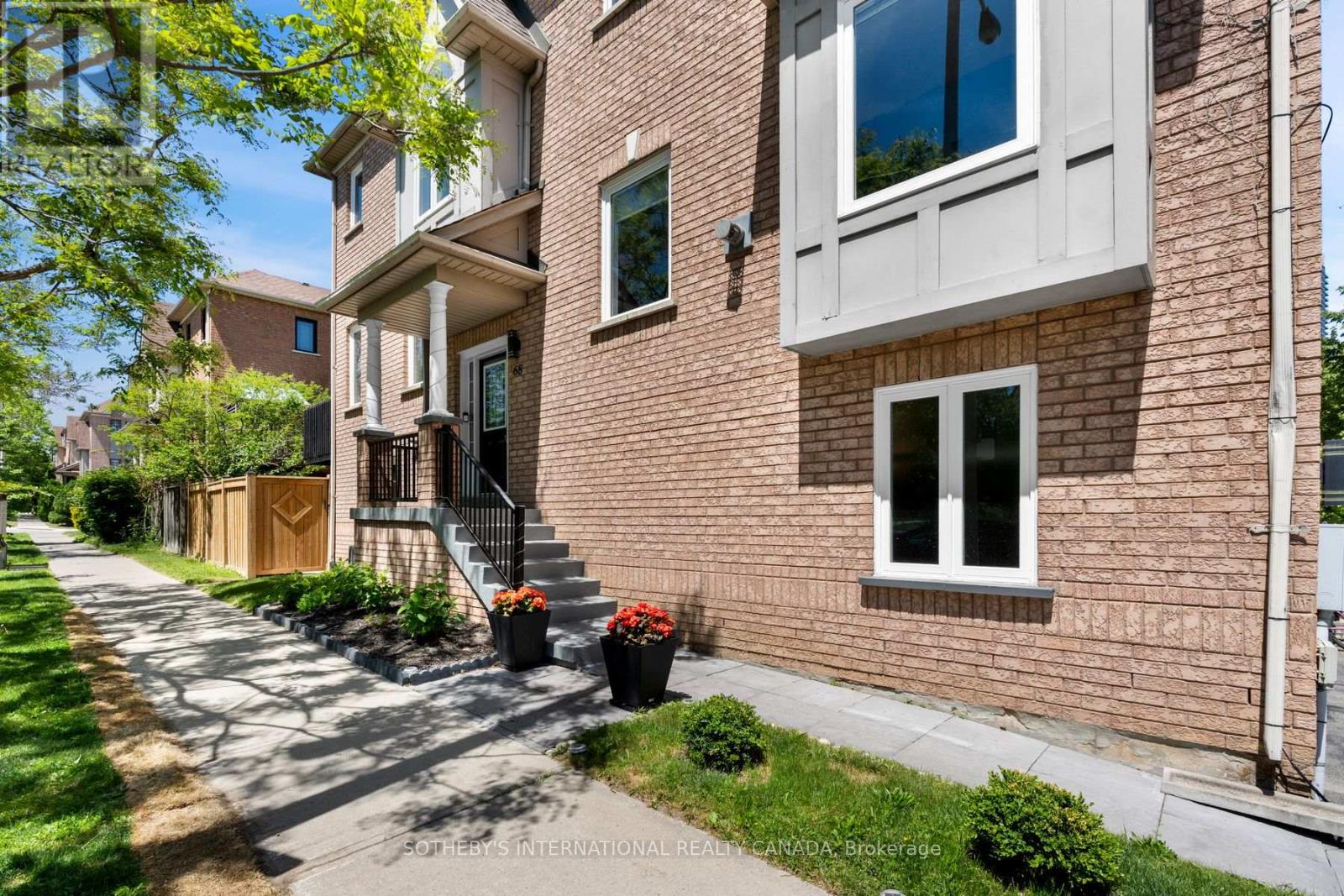 68 Harbourview Crescent, Toronto, Ontario  M8V 4B1 - Photo 2 - W13422552