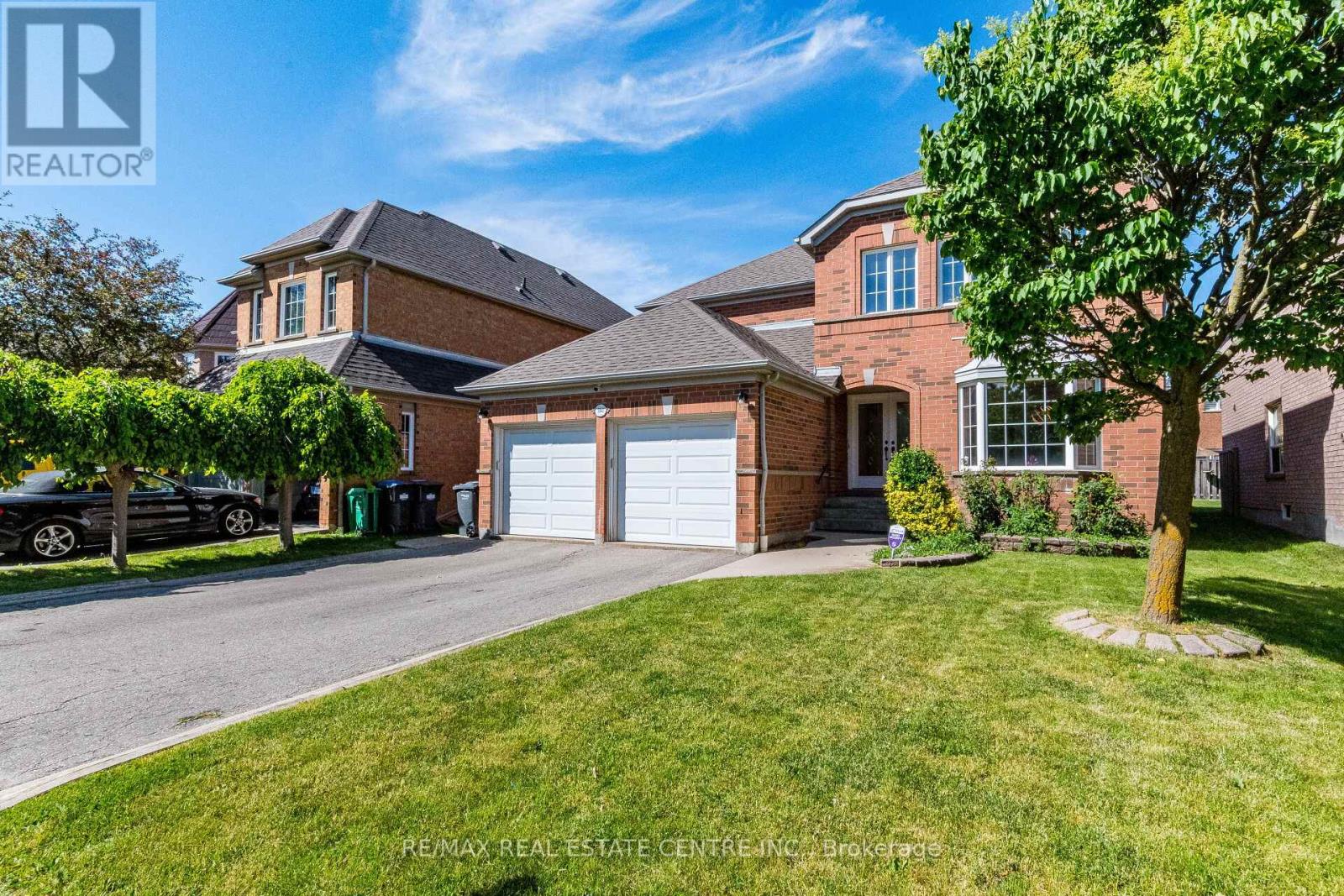 5343 Russell View Road, Mississauga, Ontario  L5M 5V8 - Photo 3 - W13422574