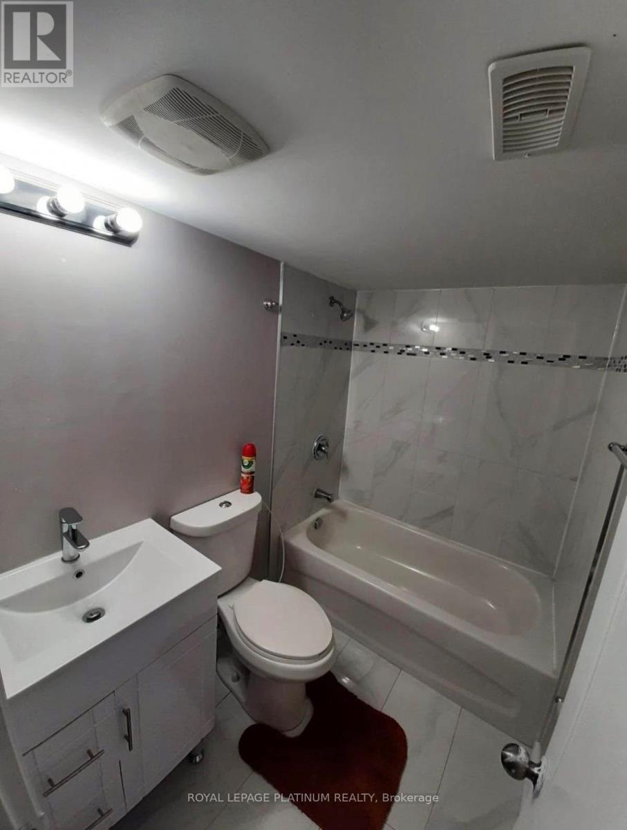 15 Callandar Road, Brampton, Ontario  L7A 4V1 - Photo 13 - W13422576