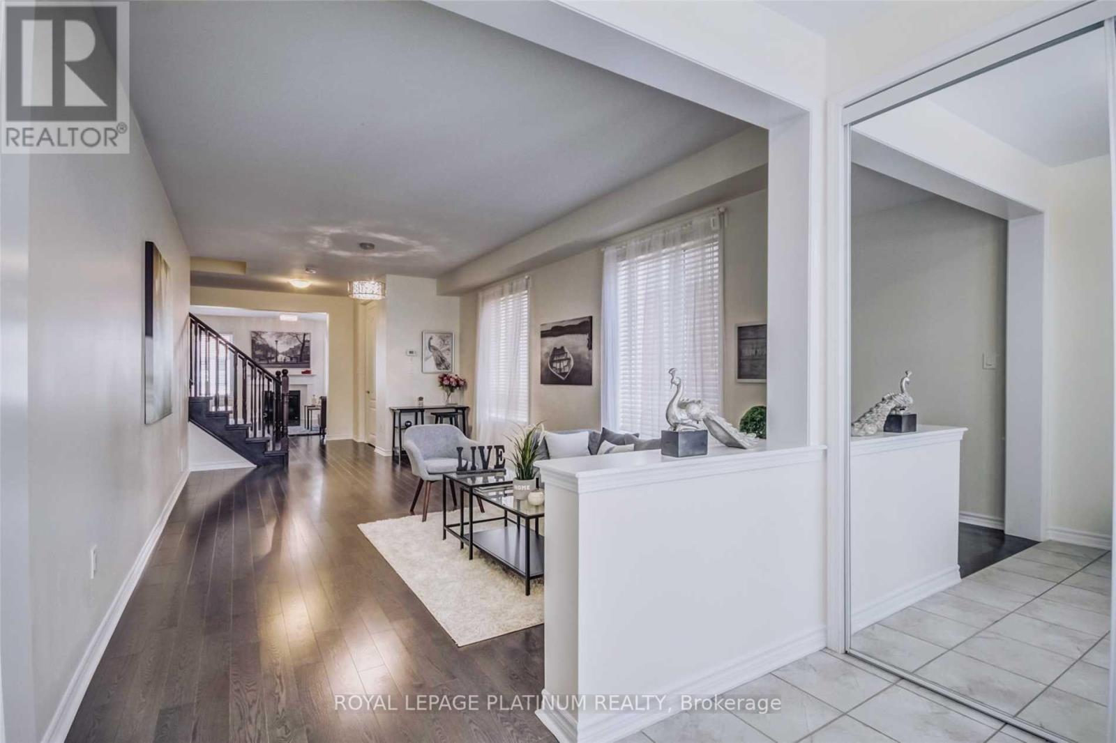 15 Callandar Road, Brampton, Ontario  L7A 4V1 - Photo 2 - W13422576