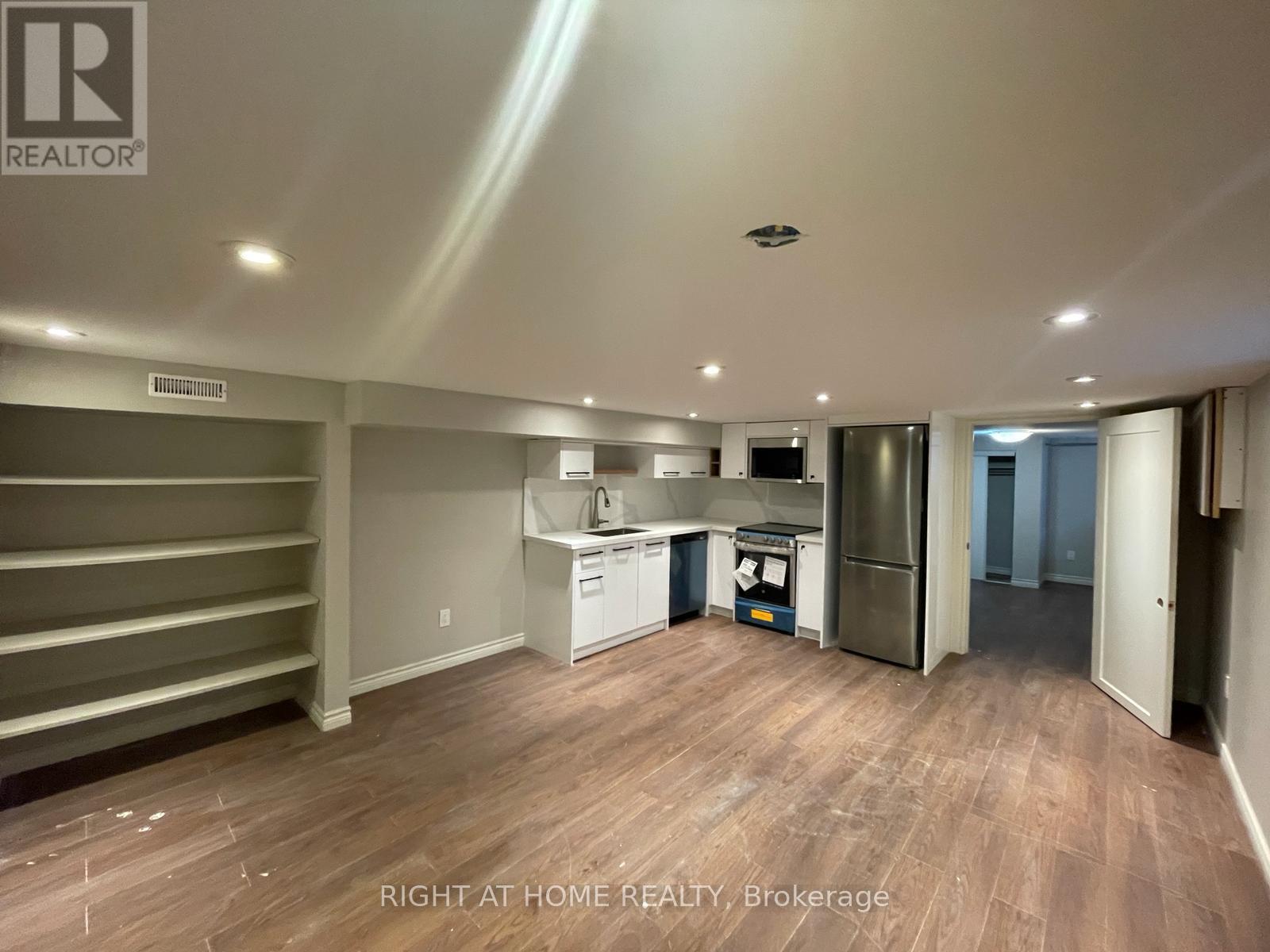 B - 807 Dupont Street, Toronto, Ontario  M6G 1Z7 - Photo 6 - W13422586