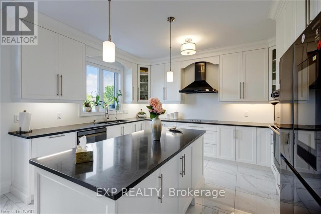 57 Hollybrook Trail, Kitchener, Ontario  N2R 0M5 - Photo 16 - X13422492