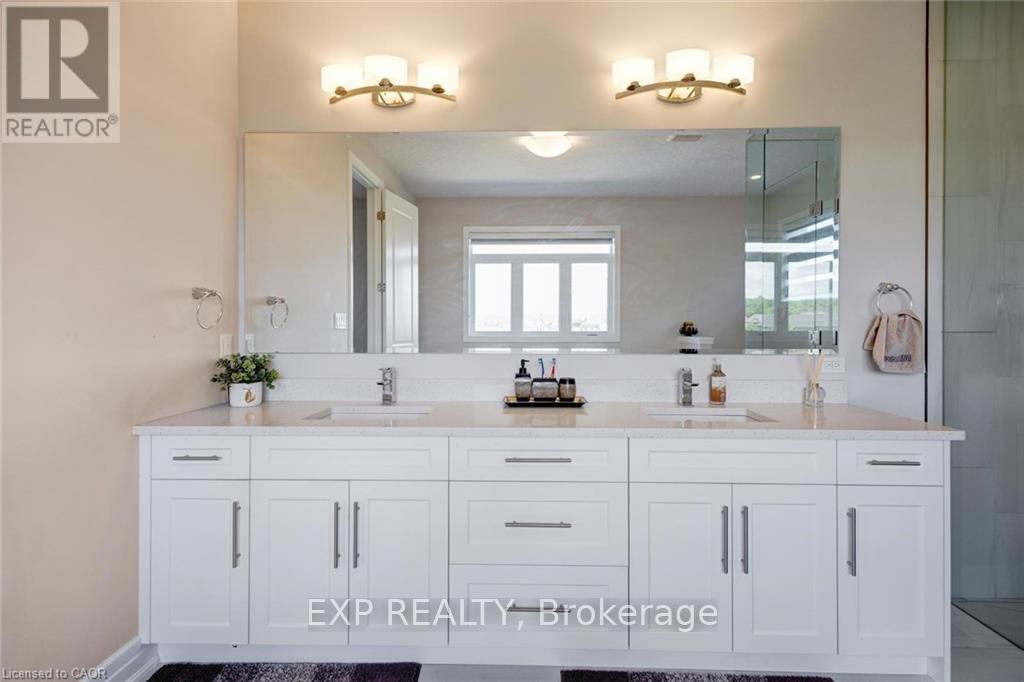 57 Hollybrook Trail, Kitchener, Ontario  N2R 0M5 - Photo 23 - X13422492