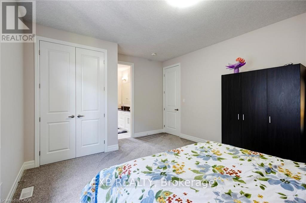 57 Hollybrook Trail, Kitchener, Ontario  N2R 0M5 - Photo 30 - X13422492