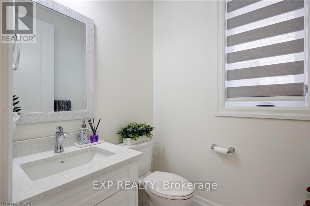 57 Hollybrook Trail, Kitchener, Ontario  N2R 0M5 - Photo 35 - X13422492