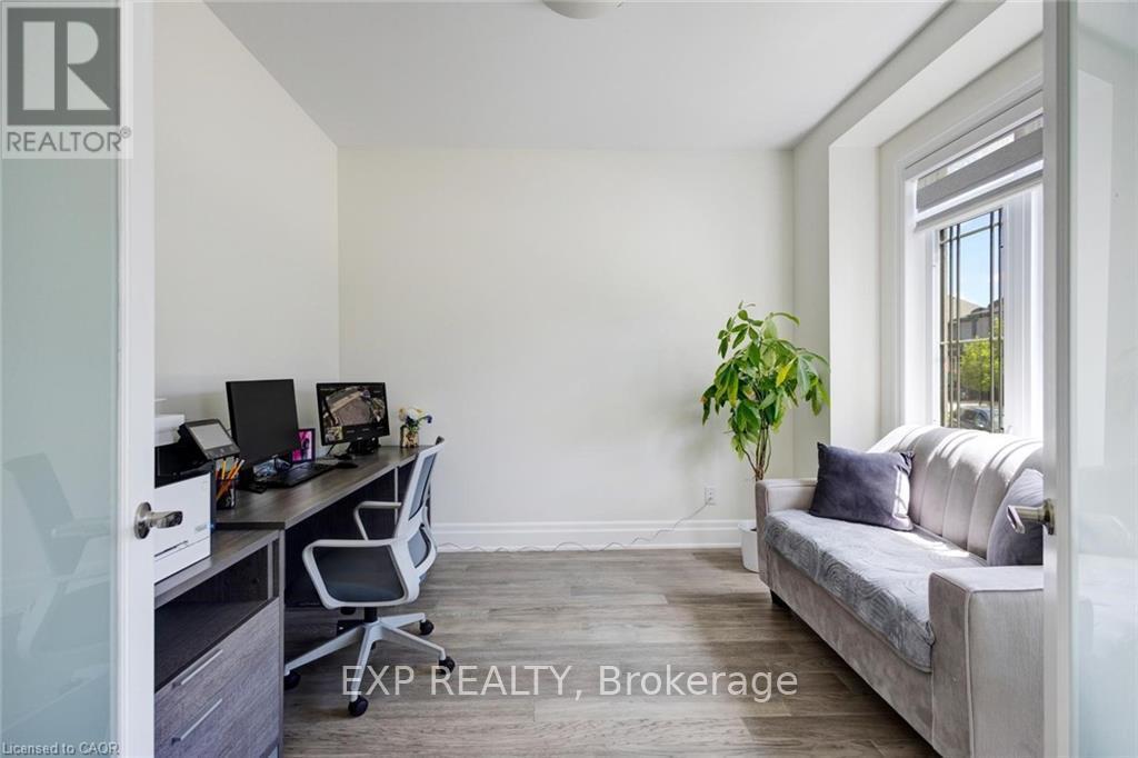 57 Hollybrook Trail, Kitchener, Ontario  N2R 0M5 - Photo 6 - X13422492