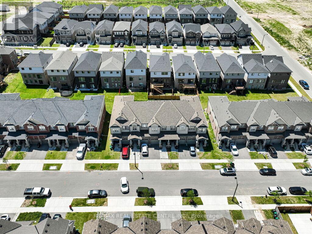 76 Grassbourne Avenue, Kitchener, Ontario  N2R 0S5 - Photo 2 - X13422544