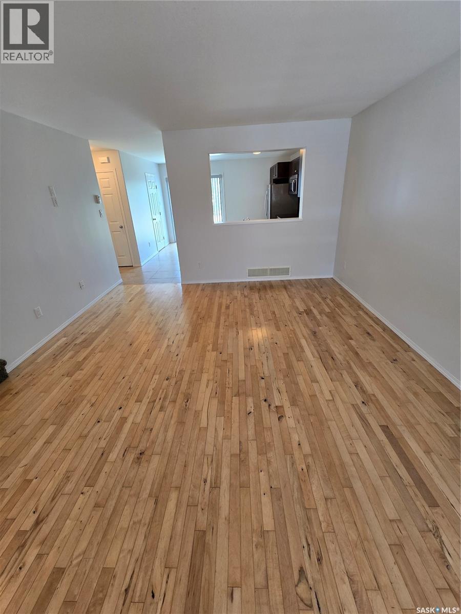 5 815 5th Street Ne, Weyburn, Saskatchewan  S4H 2K9 - Photo 15 - SK034646