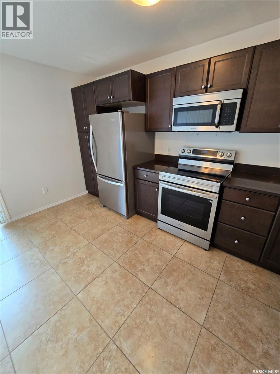 5 815 5th Street Ne, Weyburn, Saskatchewan  S4H 2K9 - Photo 21 - SK034646