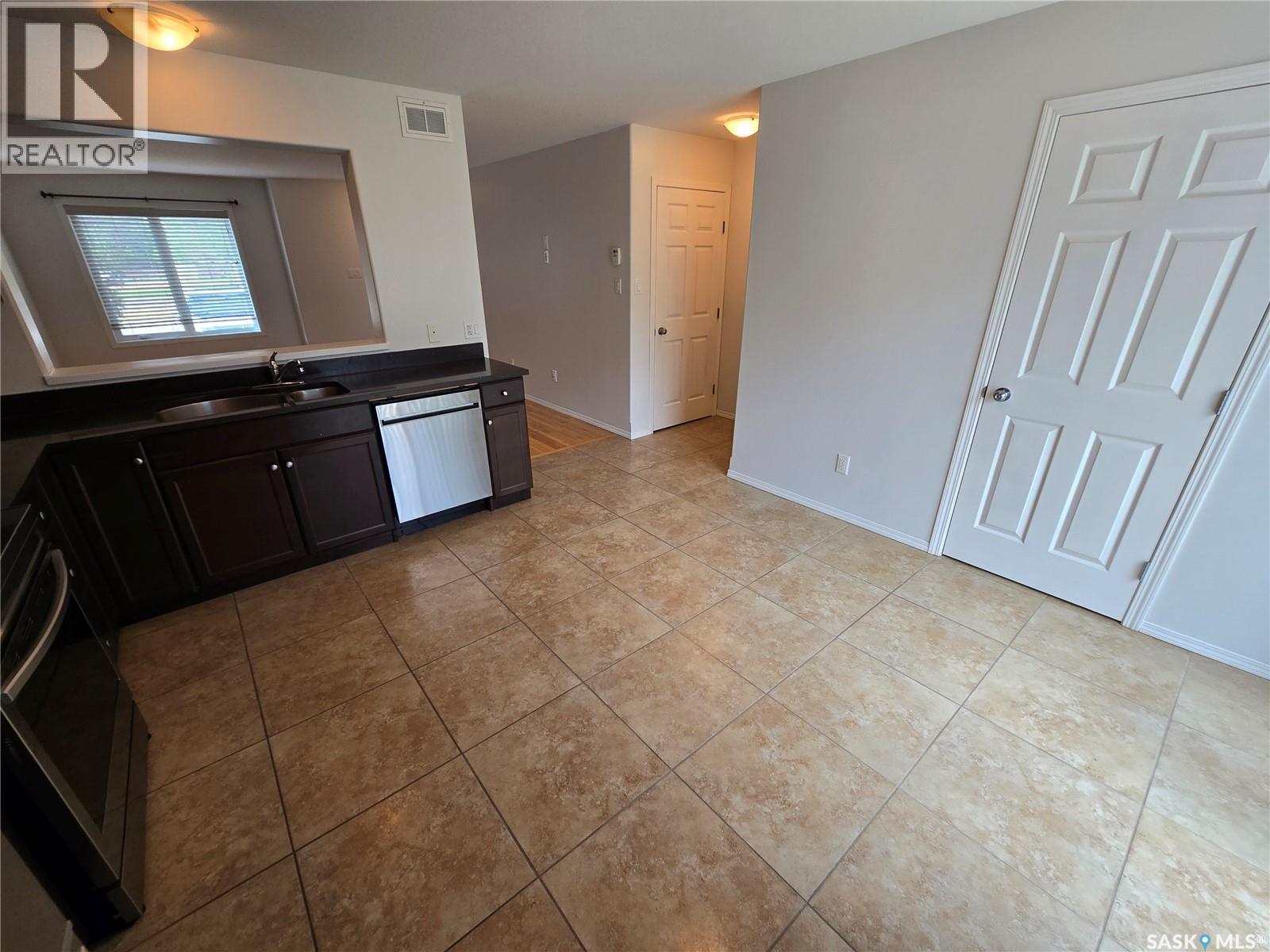 5 815 5th Street Ne, Weyburn, Saskatchewan  S4H 2K9 - Photo 18 - SK034646