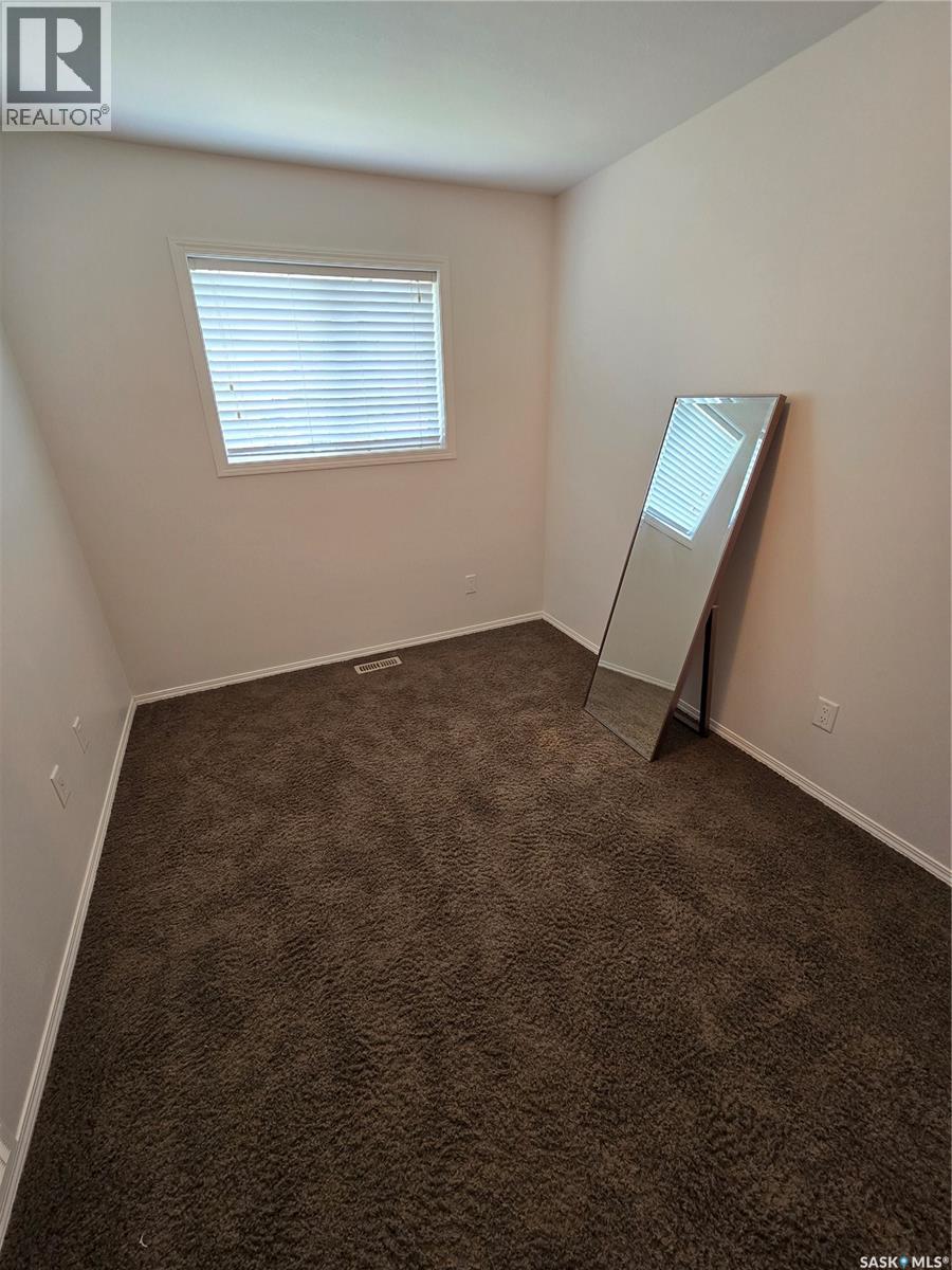 5 815 5th Street Ne, Weyburn, Saskatchewan  S4H 2K9 - Photo 32 - SK034646