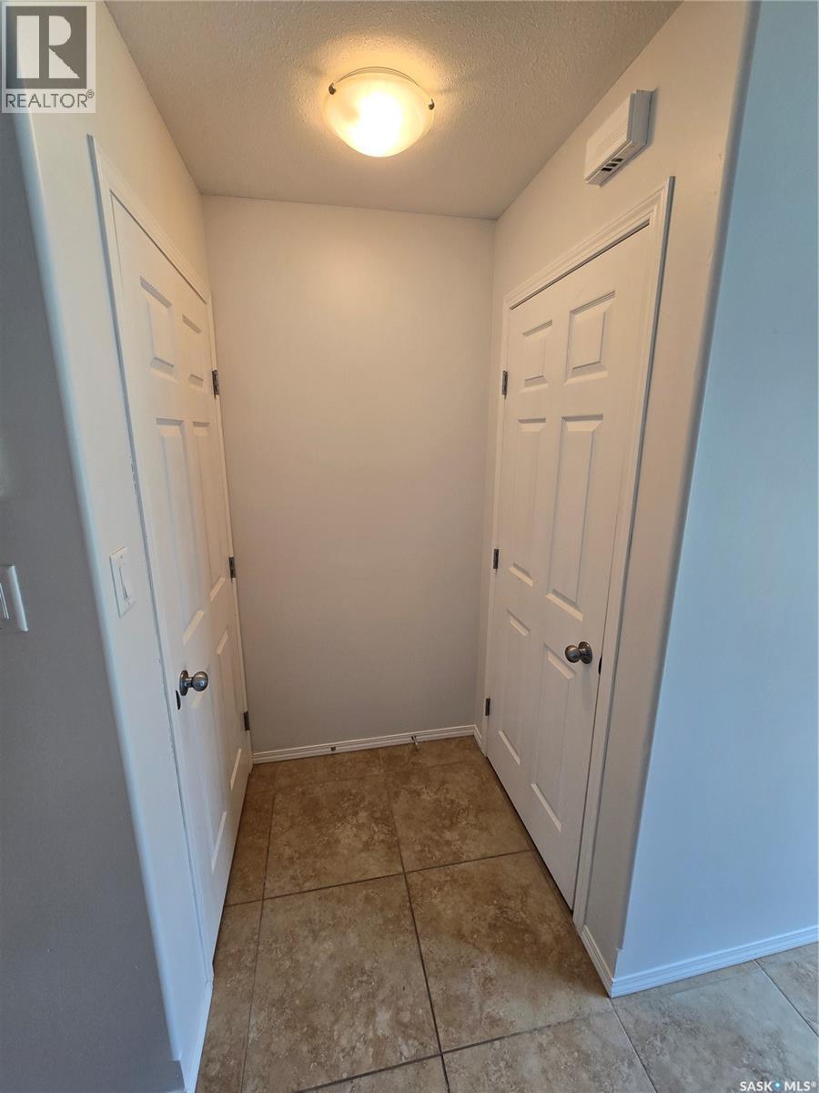 5 815 5th Street Ne, Weyburn, Saskatchewan  S4H 2K9 - Photo 28 - SK034646