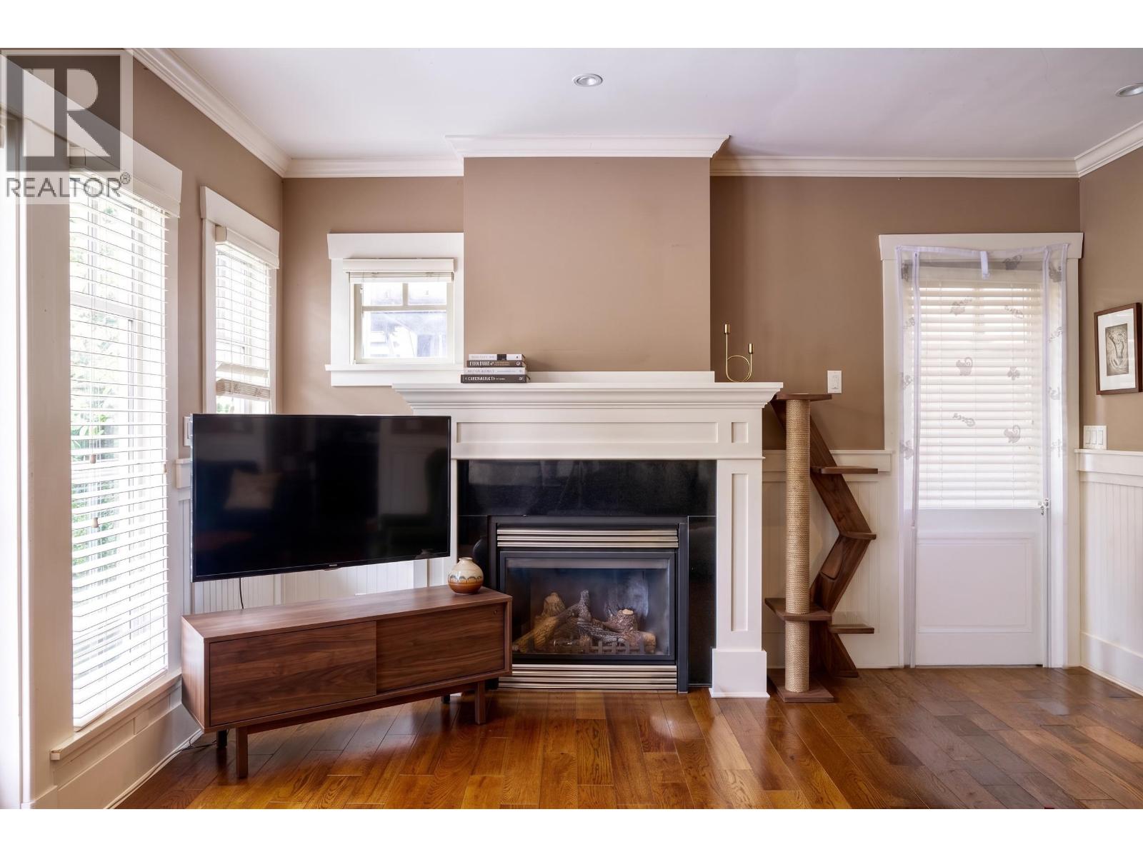 208 W 13th Avenue, Vancouver, British Columbia  V5Y 1V9 - Photo 3 - R3111981