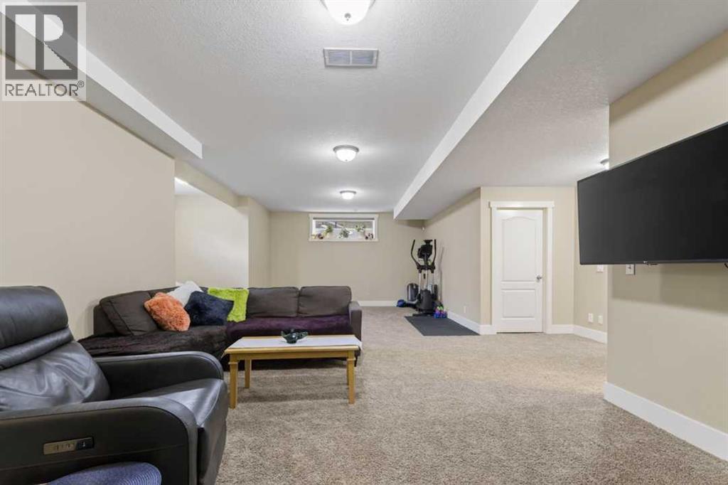122 Discovery Ridge Way SW, Calgary, Alberta  T3H 5G4 - Photo 40 - A2317457