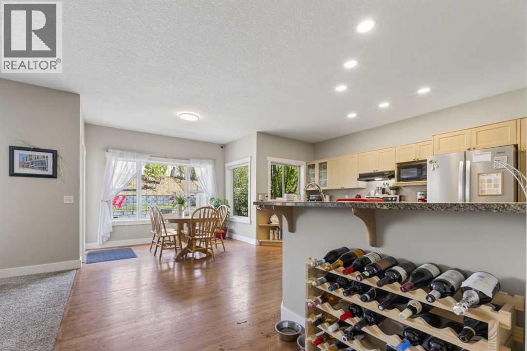122 Discovery Ridge Way SW, Calgary, Alberta  T3H 5G4 - Photo 8 - A2317457