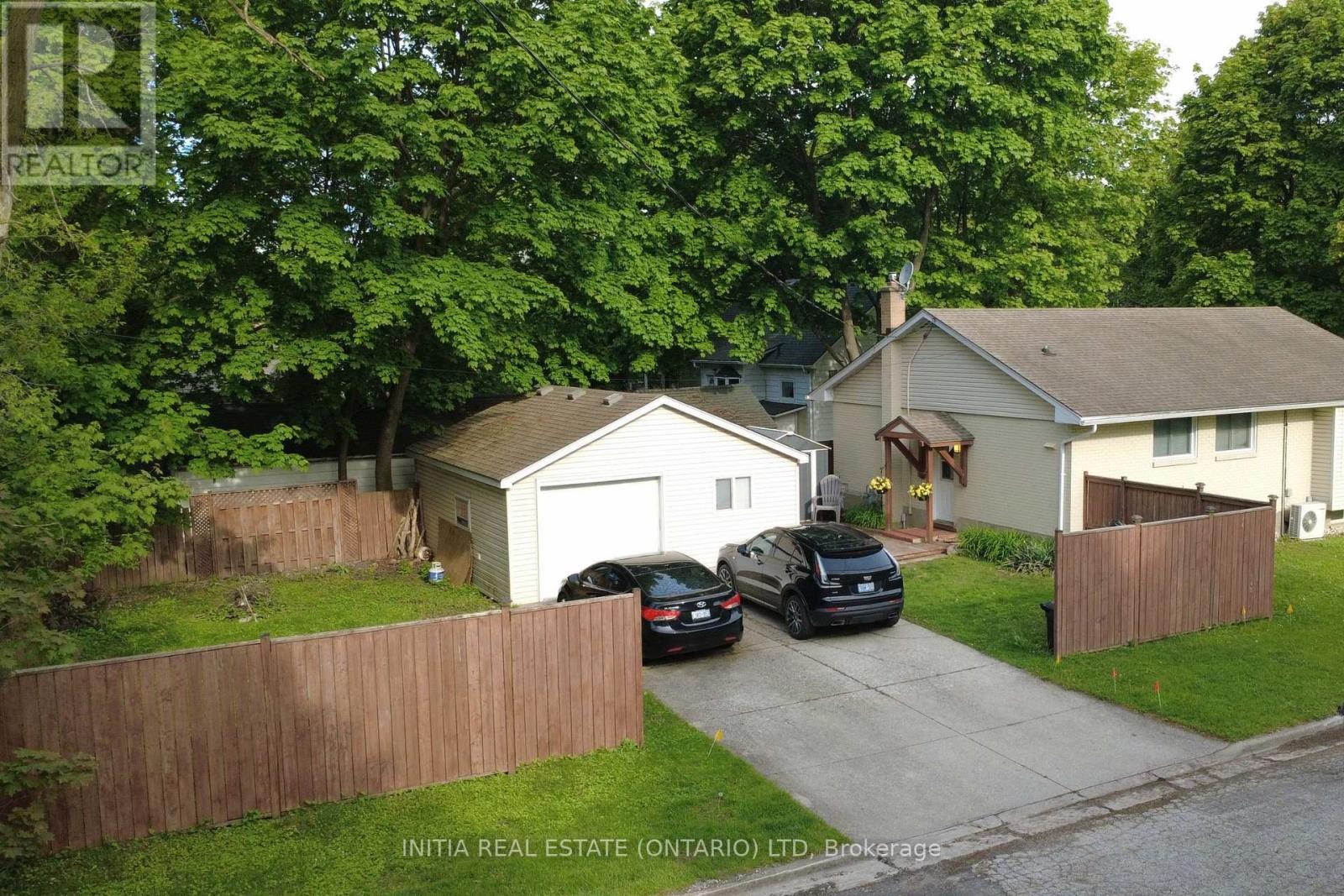 755 Talfourd Street, Sarnia, Ontario  N7T 1S1 - Photo 2 - X13422768