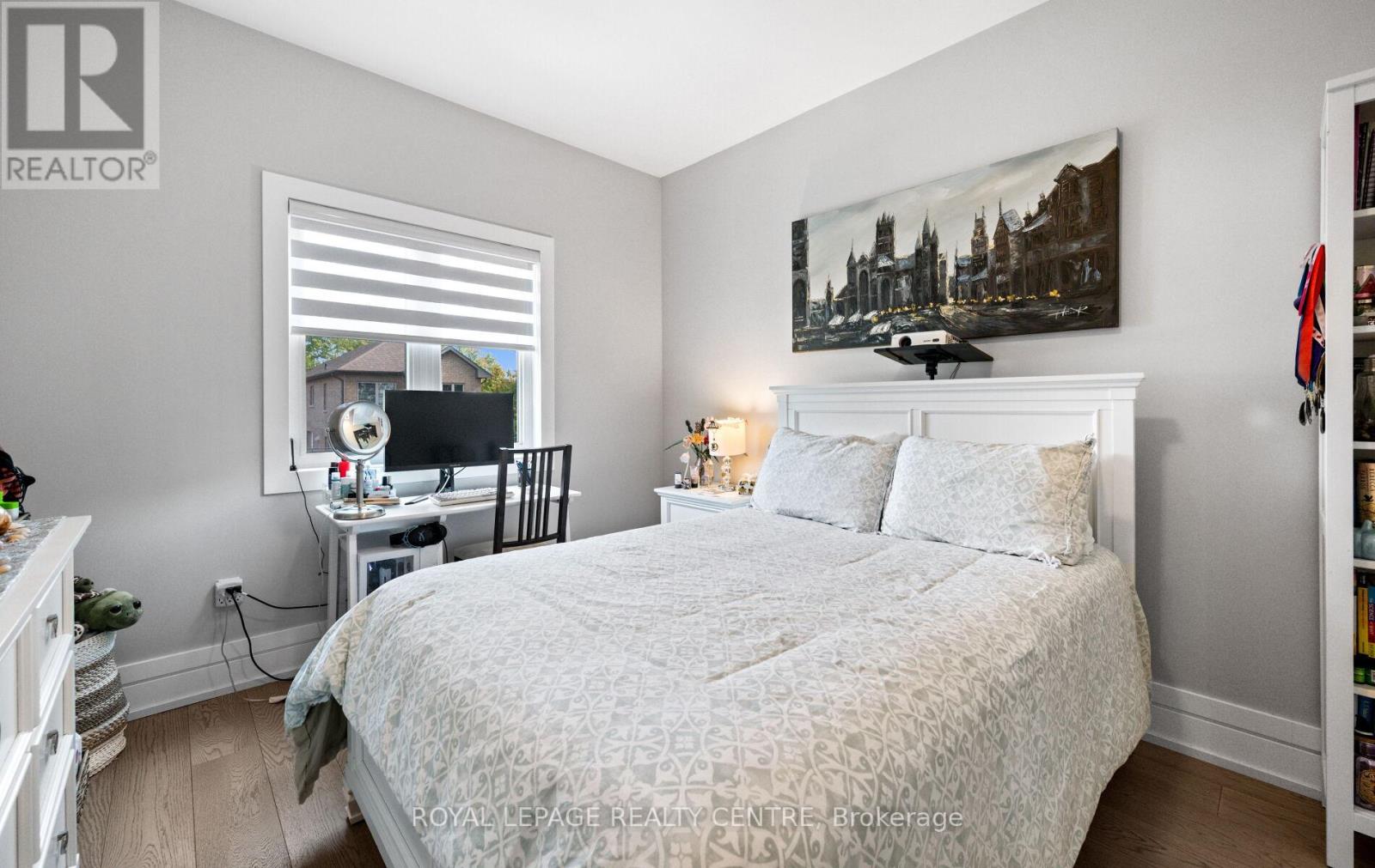 1071 Westmount Avenue, Mississauga, Ontario  L5E 1X5 - Photo 19 - W12959288
