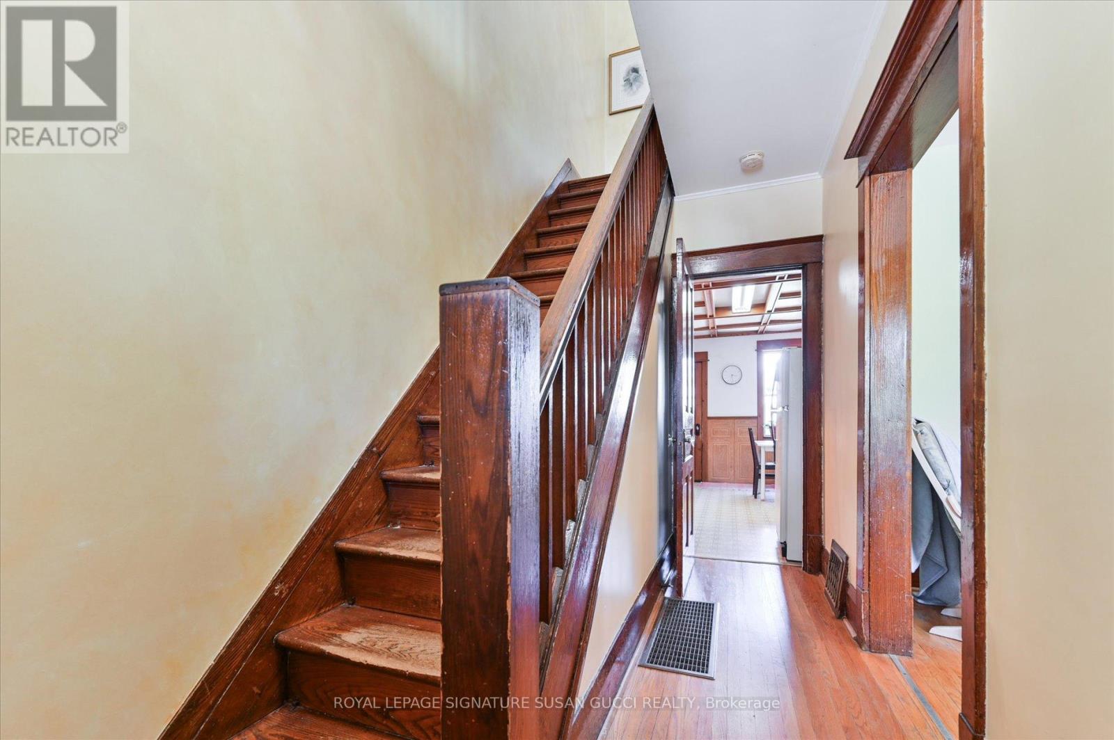 90 Glebeholme Boulevard, Toronto, Ontario  M4J 1S5 - Photo 11 - E13422750