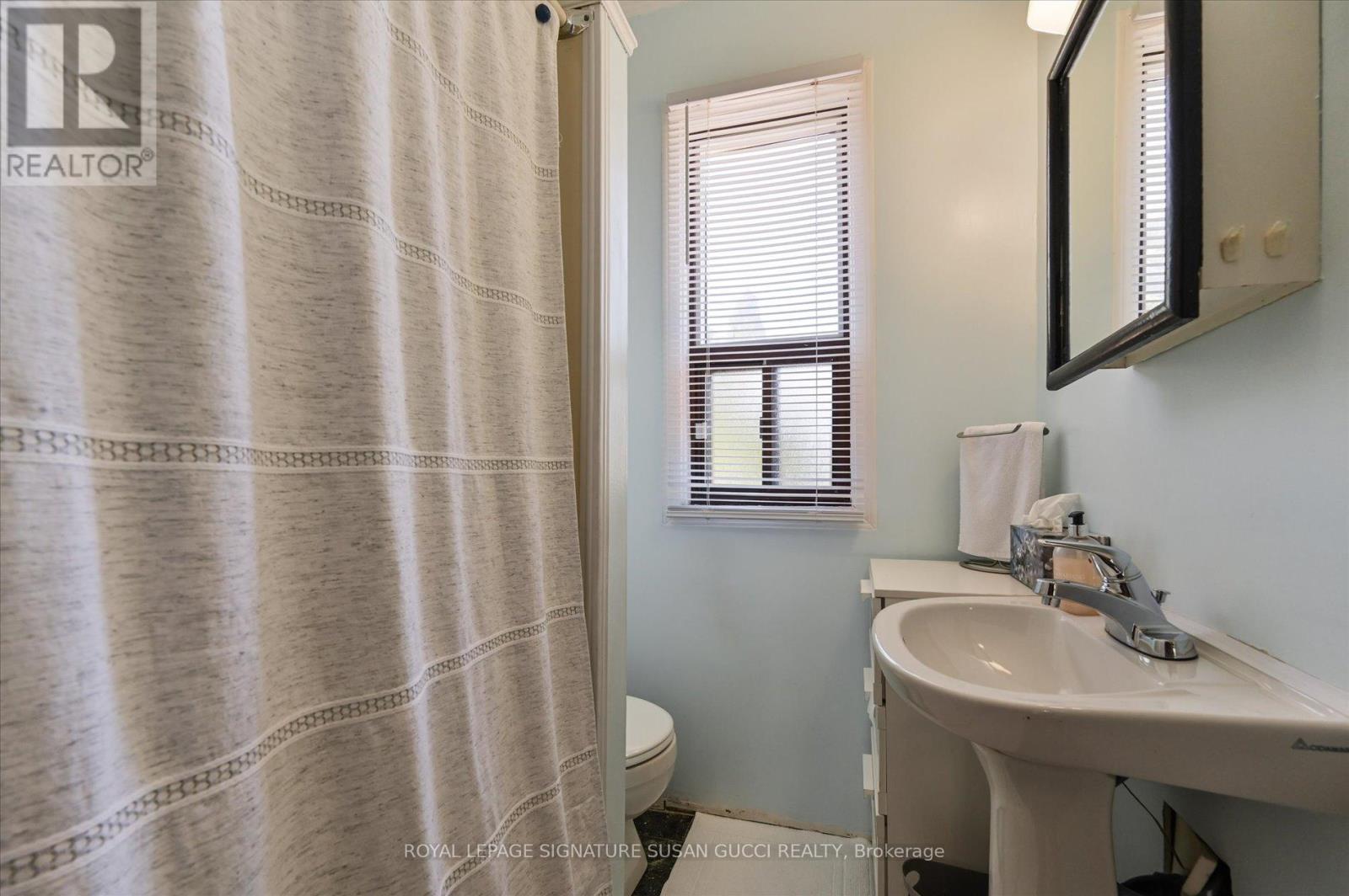 90 Glebeholme Boulevard, Toronto, Ontario  M4J 1S5 - Photo 18 - E13422750