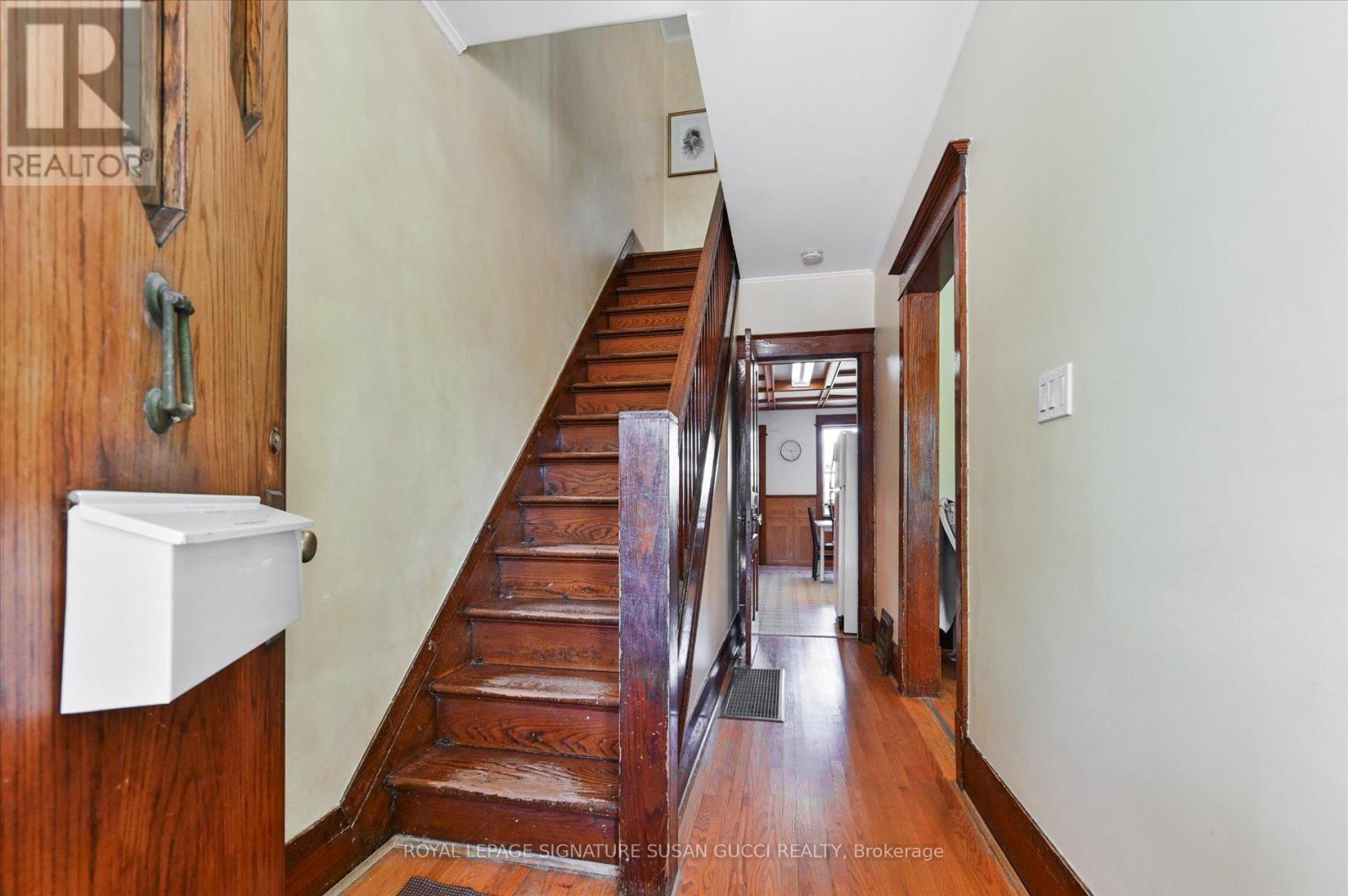 90 Glebeholme Boulevard, Toronto, Ontario  M4J 1S5 - Photo 4 - E13422750