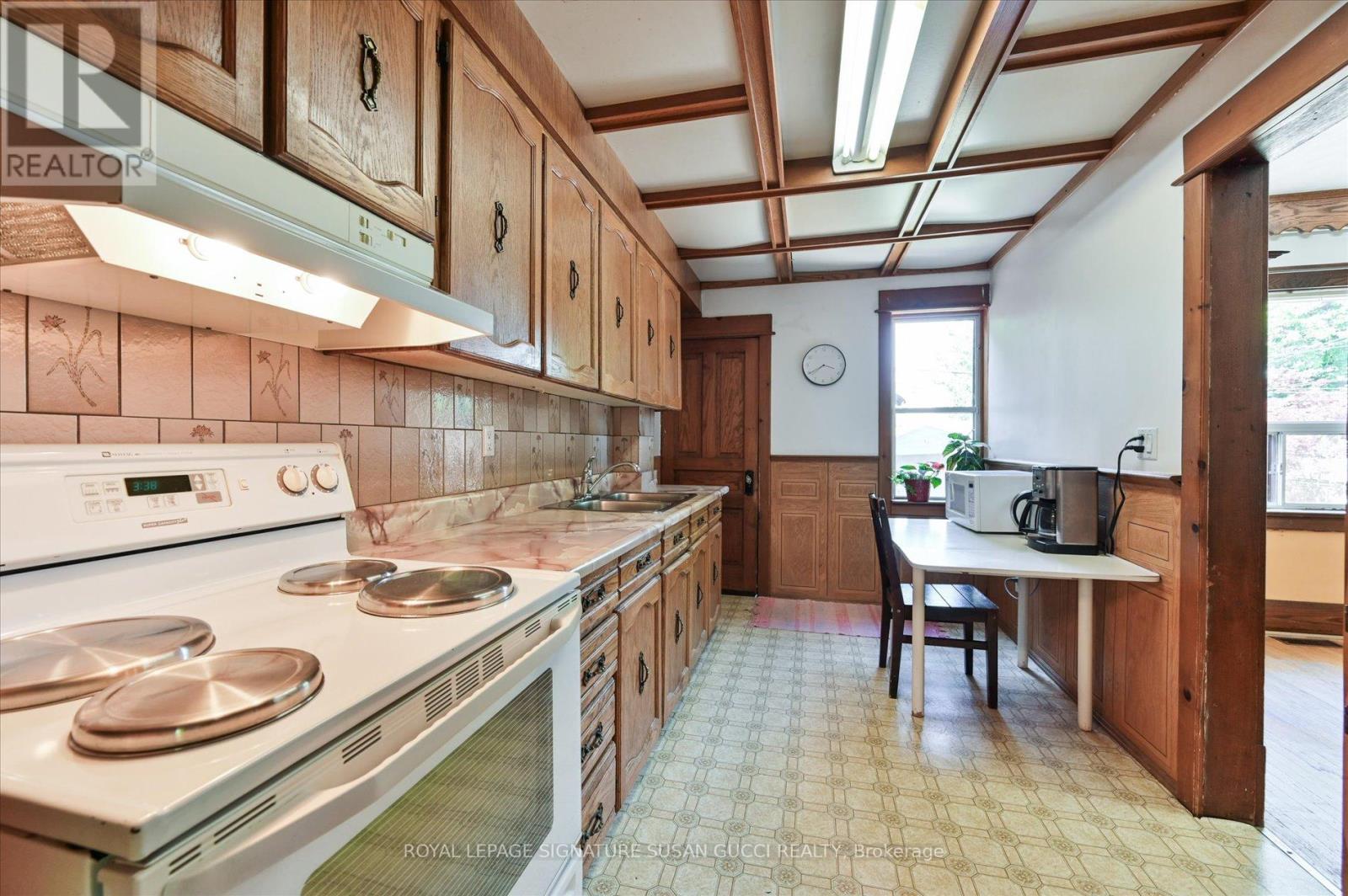 90 Glebeholme Boulevard, Toronto, Ontario  M4J 1S5 - Photo 9 - E13422750