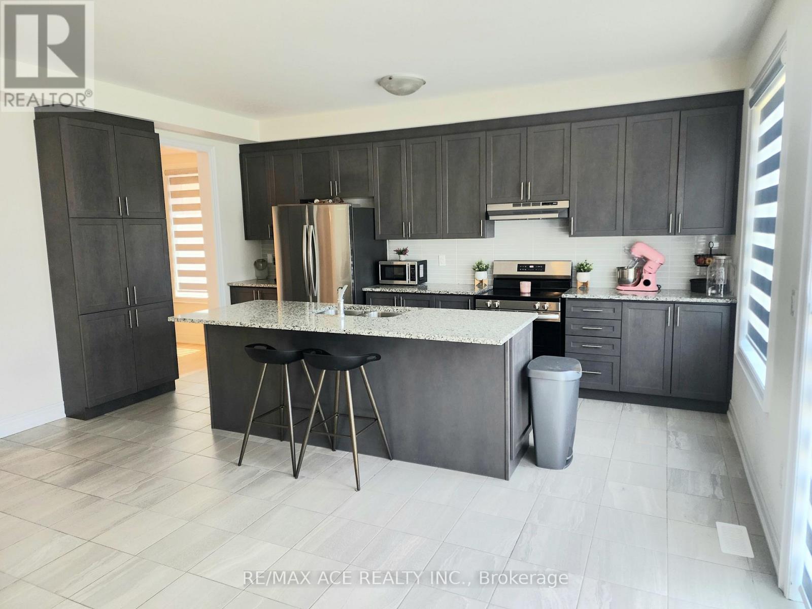 22 Rogerson Street, Clarington, Ontario  L1B 0W4 - Photo 9 - E13422842