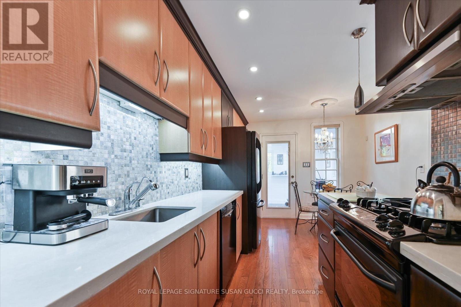 33 Plaxton Drive, Toronto, Ontario  M4B 2P6 - Photo 11 - E13422846