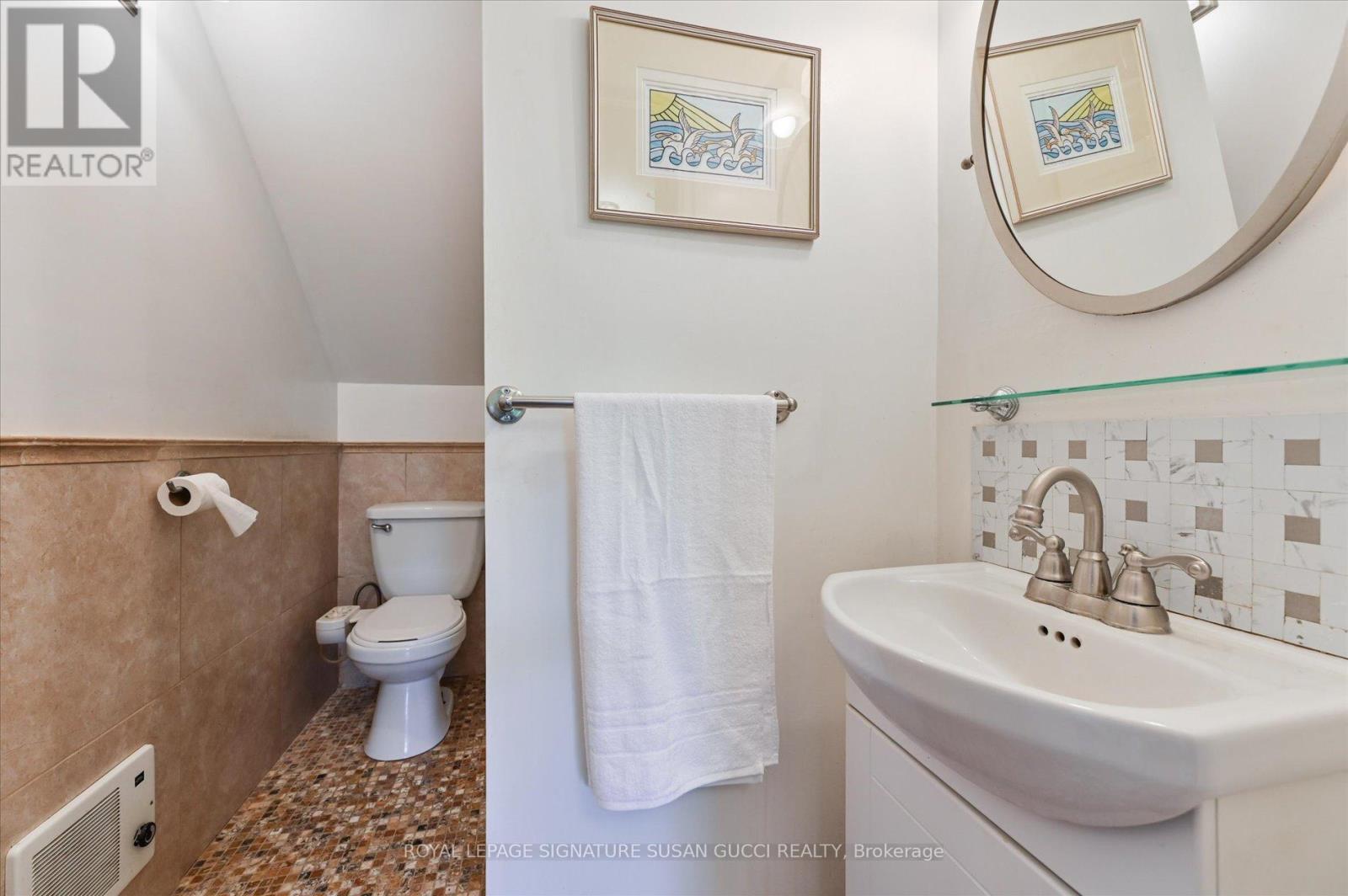 33 Plaxton Drive, Toronto, Ontario  M4B 2P6 - Photo 20 - E13422846