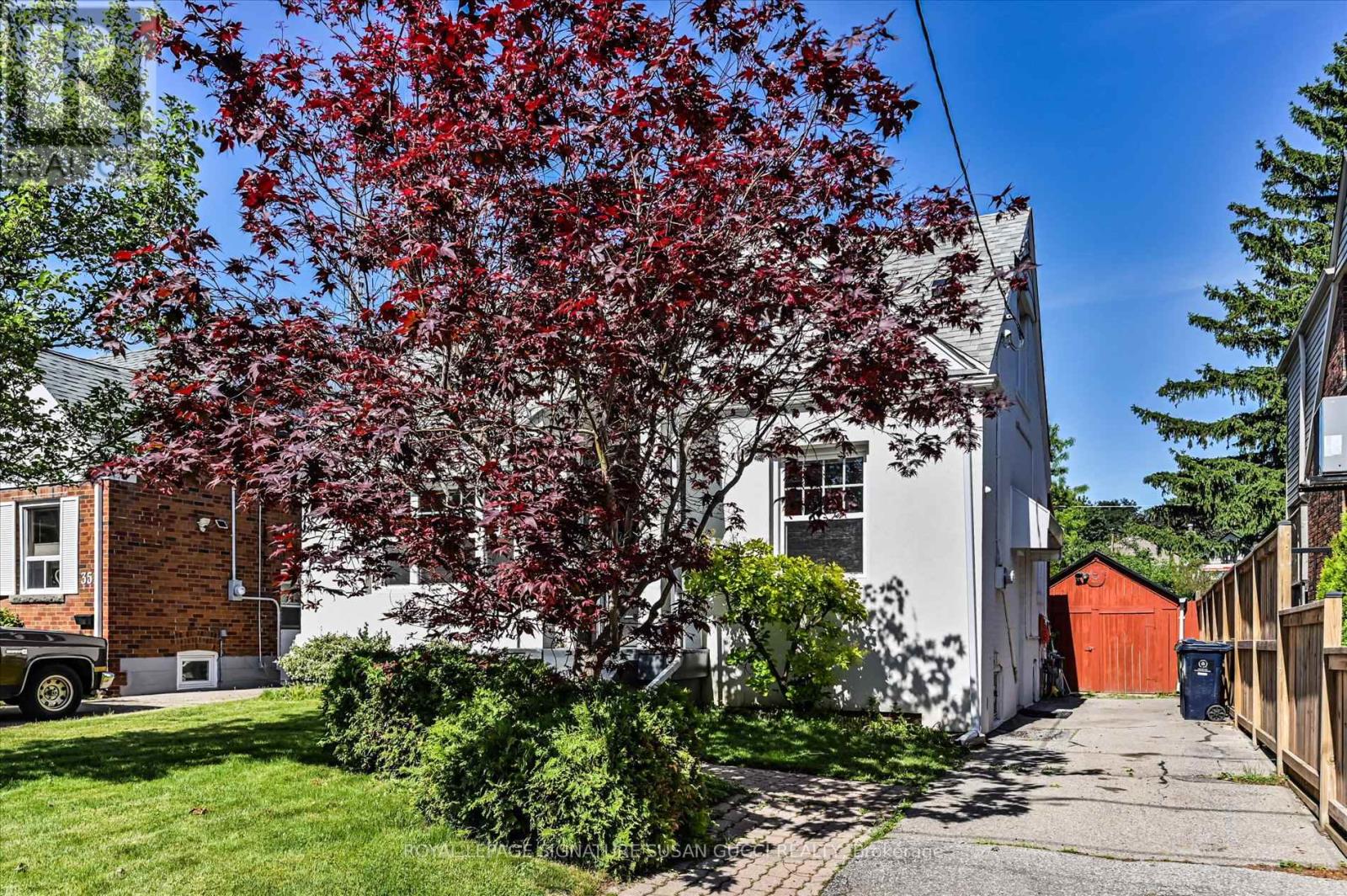 33 Plaxton Drive, Toronto, Ontario  M4B 2P6 - Photo 3 - E13422846