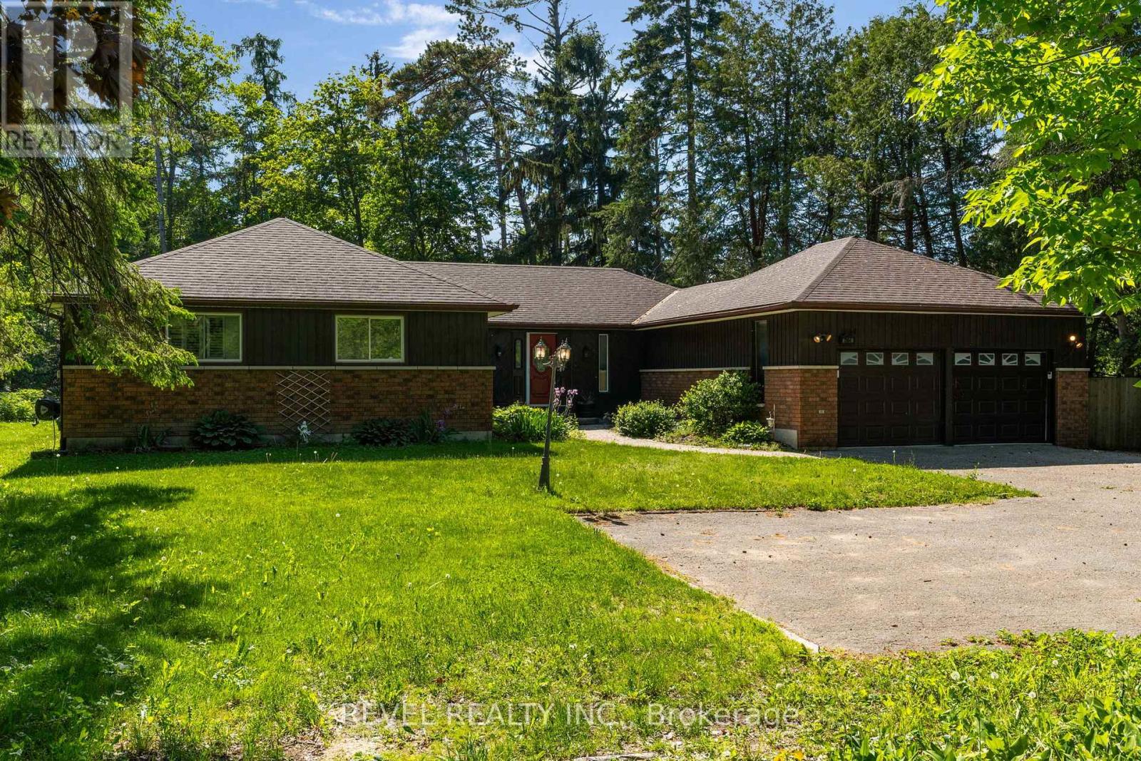 3964 GROVE PLACE, Innisfil, Ontario