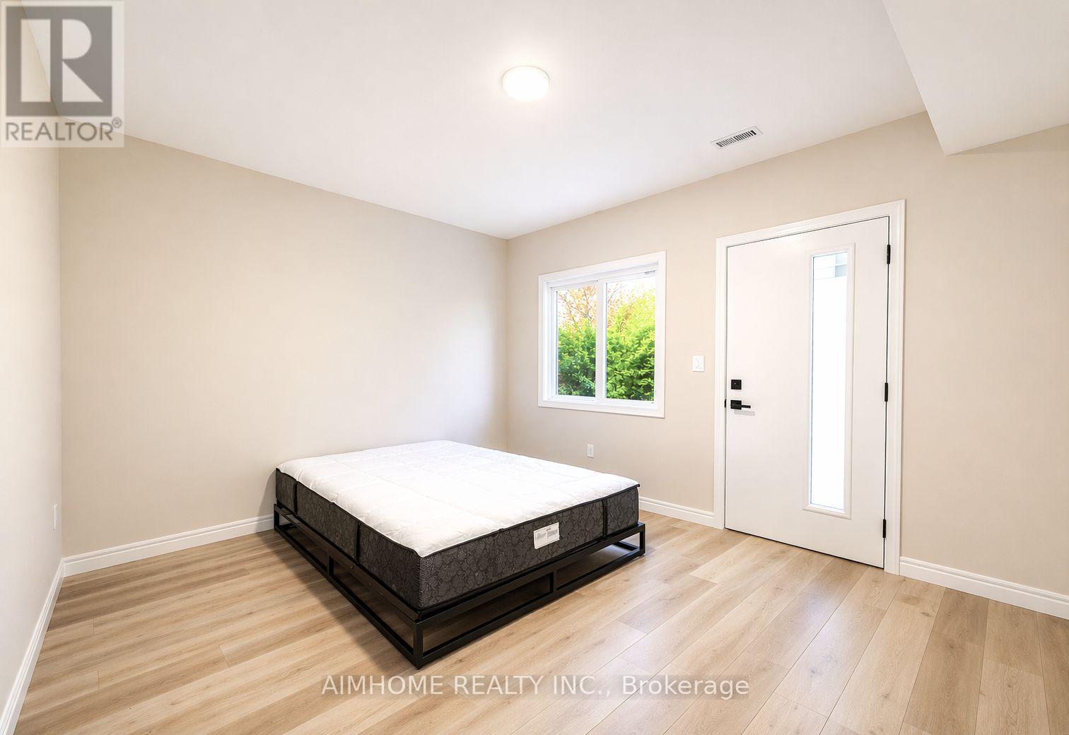 2 - 15 Waddington Crescent, Toronto, Ontario M2J 2Z9 - Photo 8 - C12998404