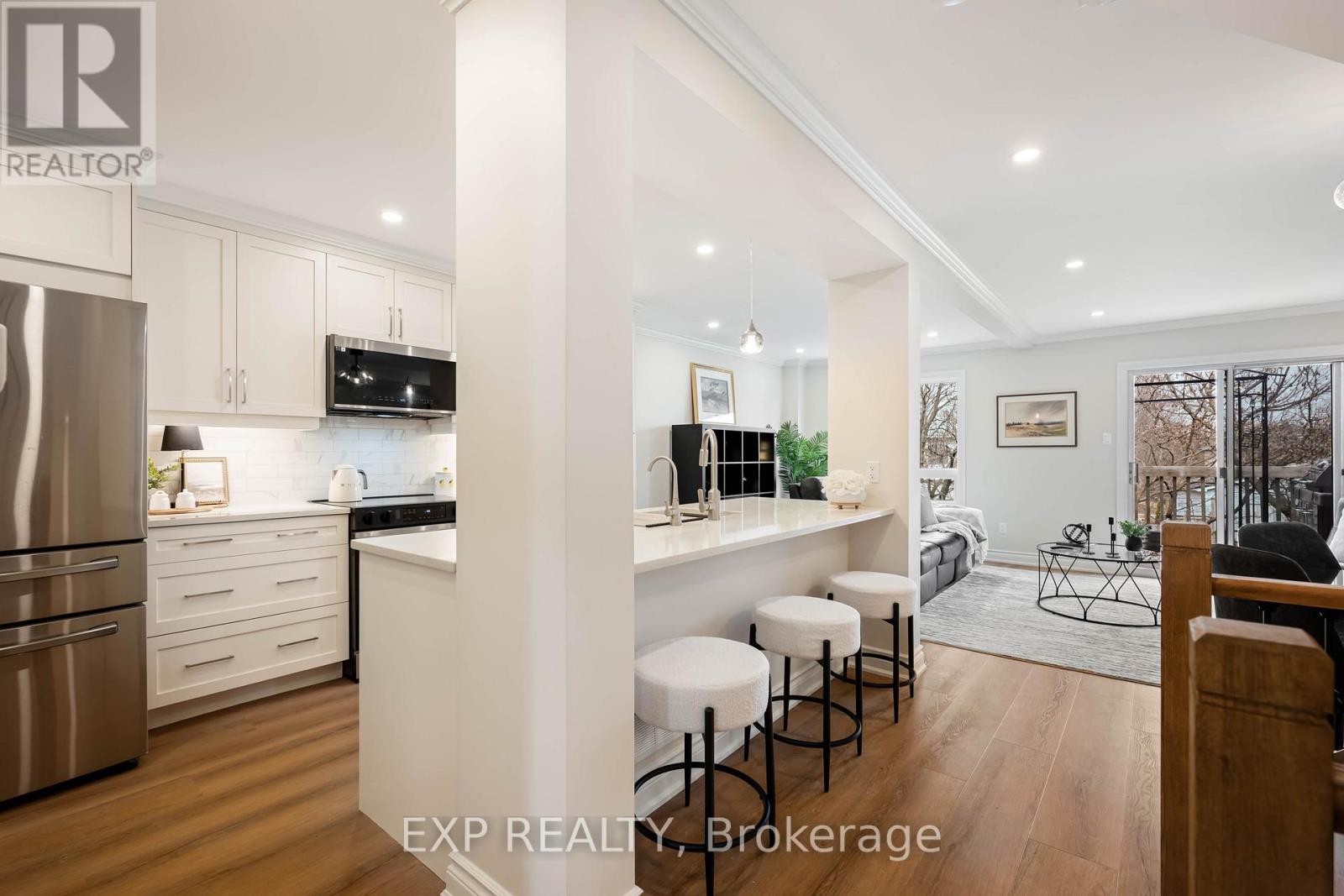 345 Rebecca Drive, Orangeville, Ontario L9W 4P5 - Photo 4 - W12943392