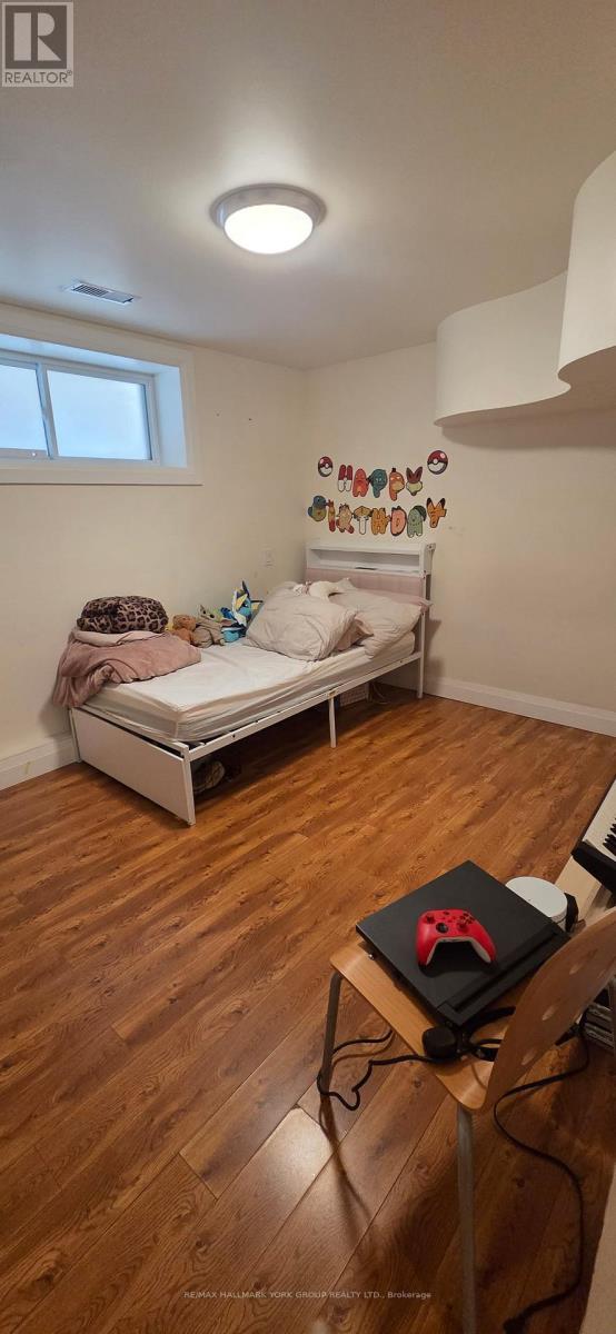 94 Glenholme Avenue, Toronto, Ontario  M6H 3B1 - Photo 6 - W13422598