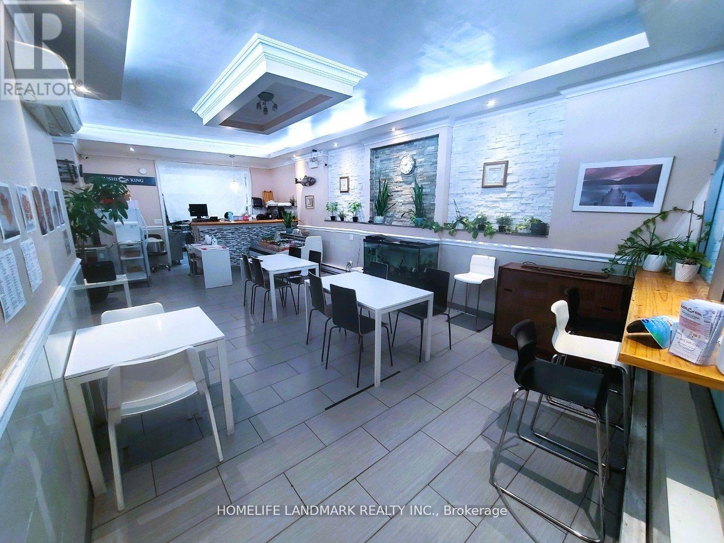 941 Lakeshore Road, Mississauga, Ontario  L5E 1E3 - Photo 11 - W13422796