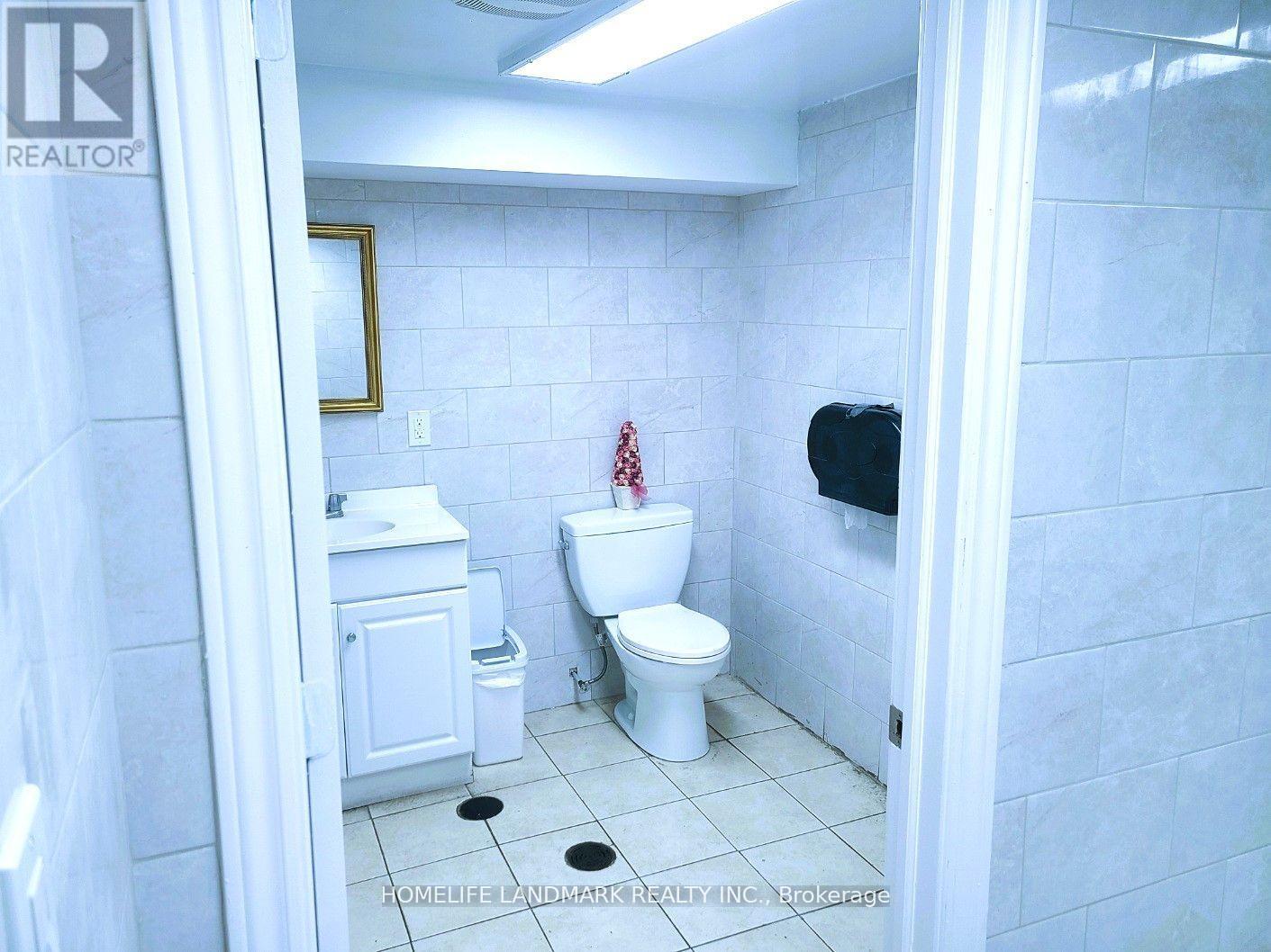 941 Lakeshore Road, Mississauga, Ontario  L5E 1E3 - Photo 12 - W13422796