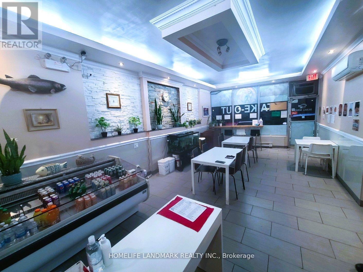 941 Lakeshore Road, Mississauga, Ontario  L5E 1E3 - Photo 4 - W13422796