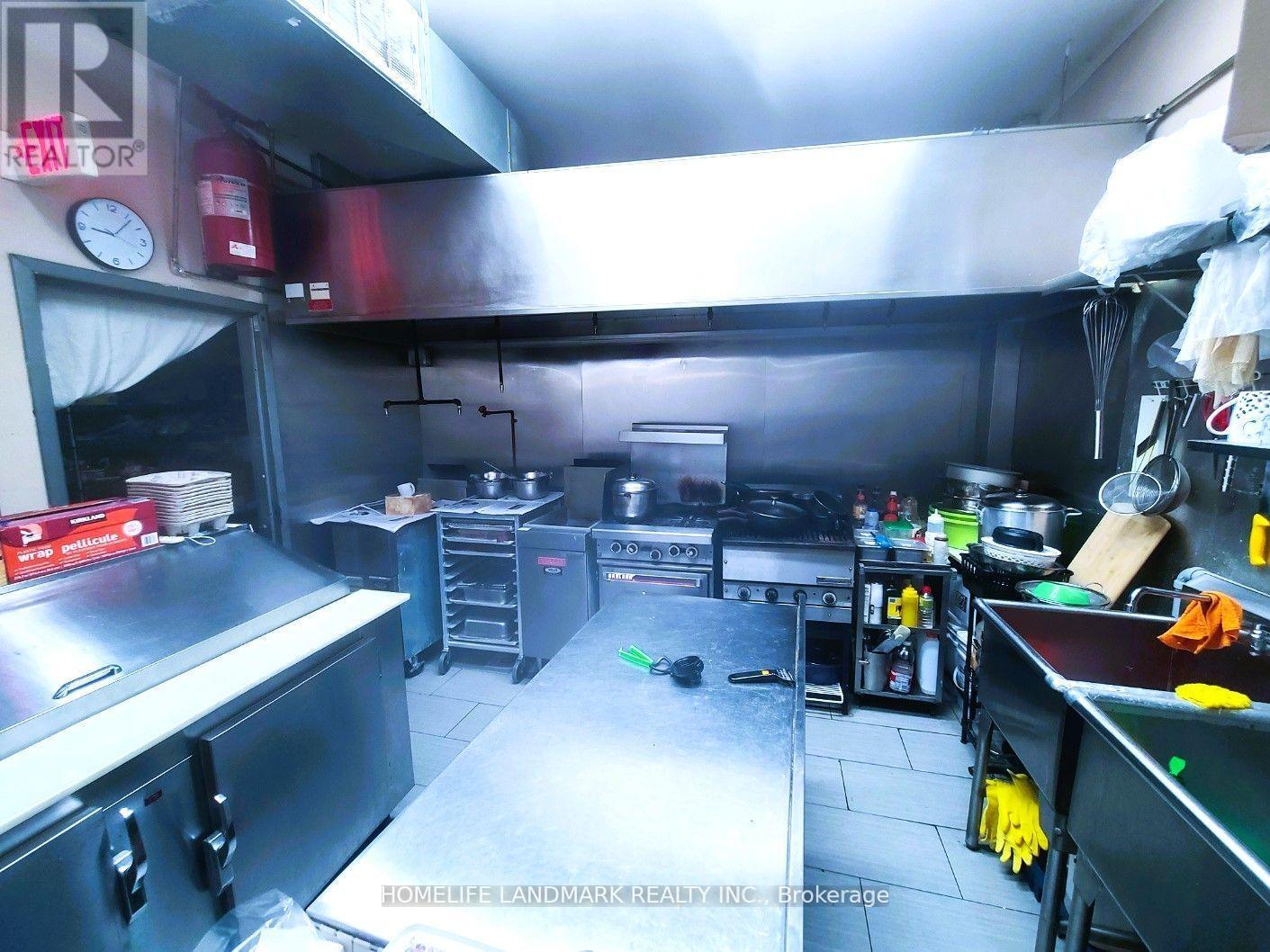941 Lakeshore Road, Mississauga, Ontario  L5E 1E3 - Photo 6 - W13422796