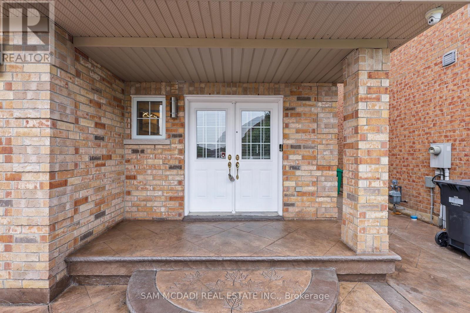 7195 Wrigley Court, Mississauga, Ontario  L5W 0C8 - Photo 2 - W13422826