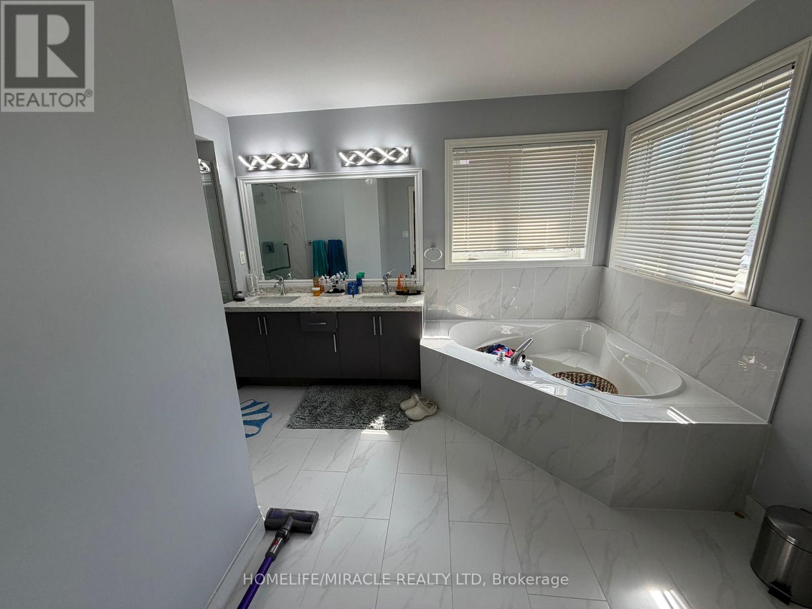 7549 Doverwood Drive, Mississauga, Ontario  L5N 8J3 - Photo 14 - W13422834