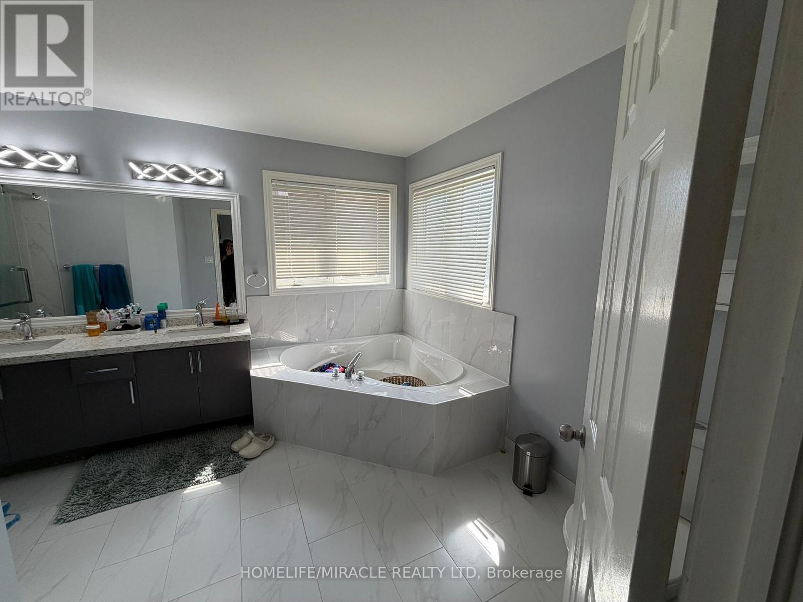 7549 Doverwood Drive, Mississauga, Ontario  L5N 8J3 - Photo 15 - W13422834