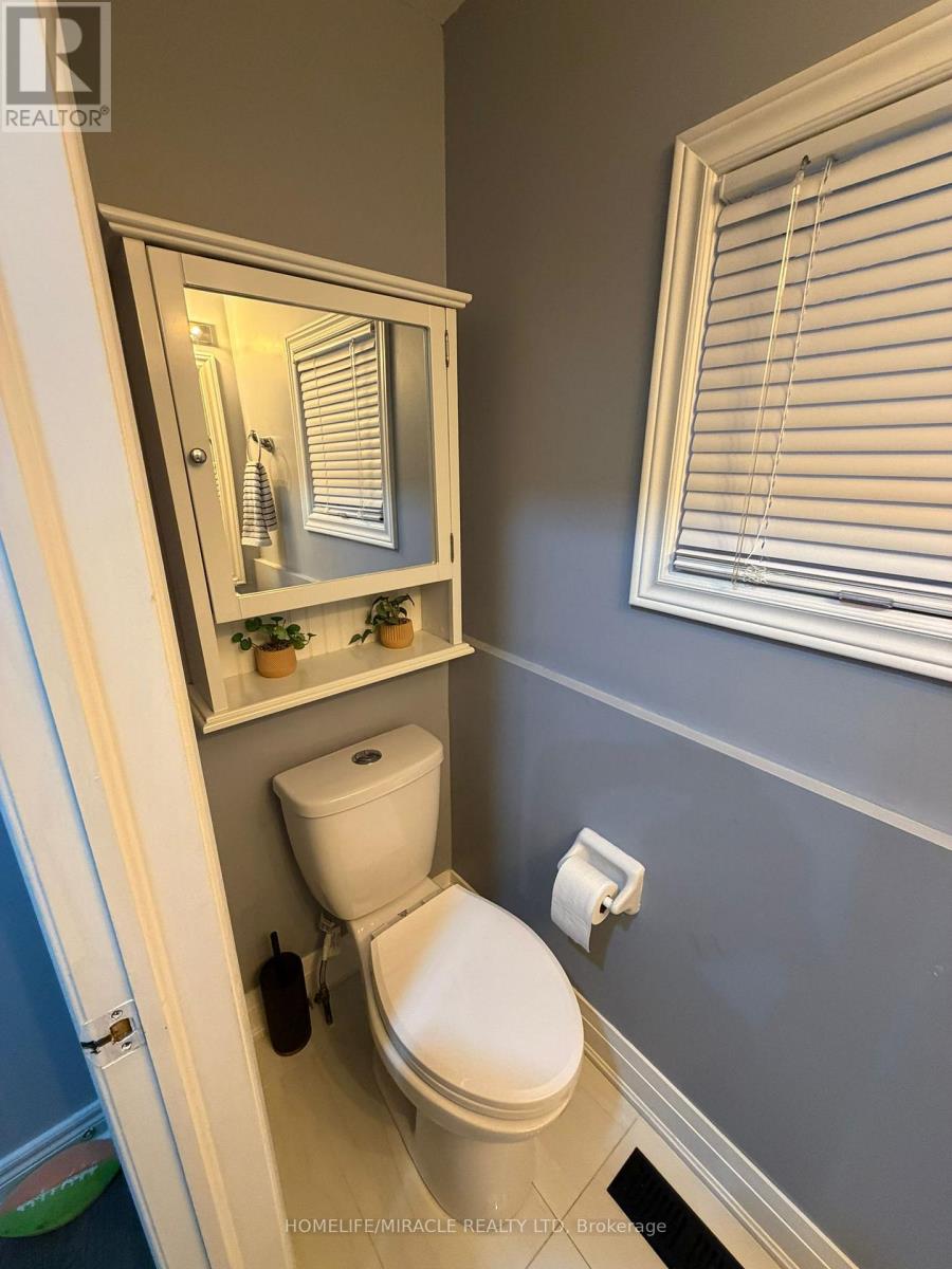 7549 Doverwood Drive, Mississauga, Ontario  L5N 8J3 - Photo 6 - W13422834