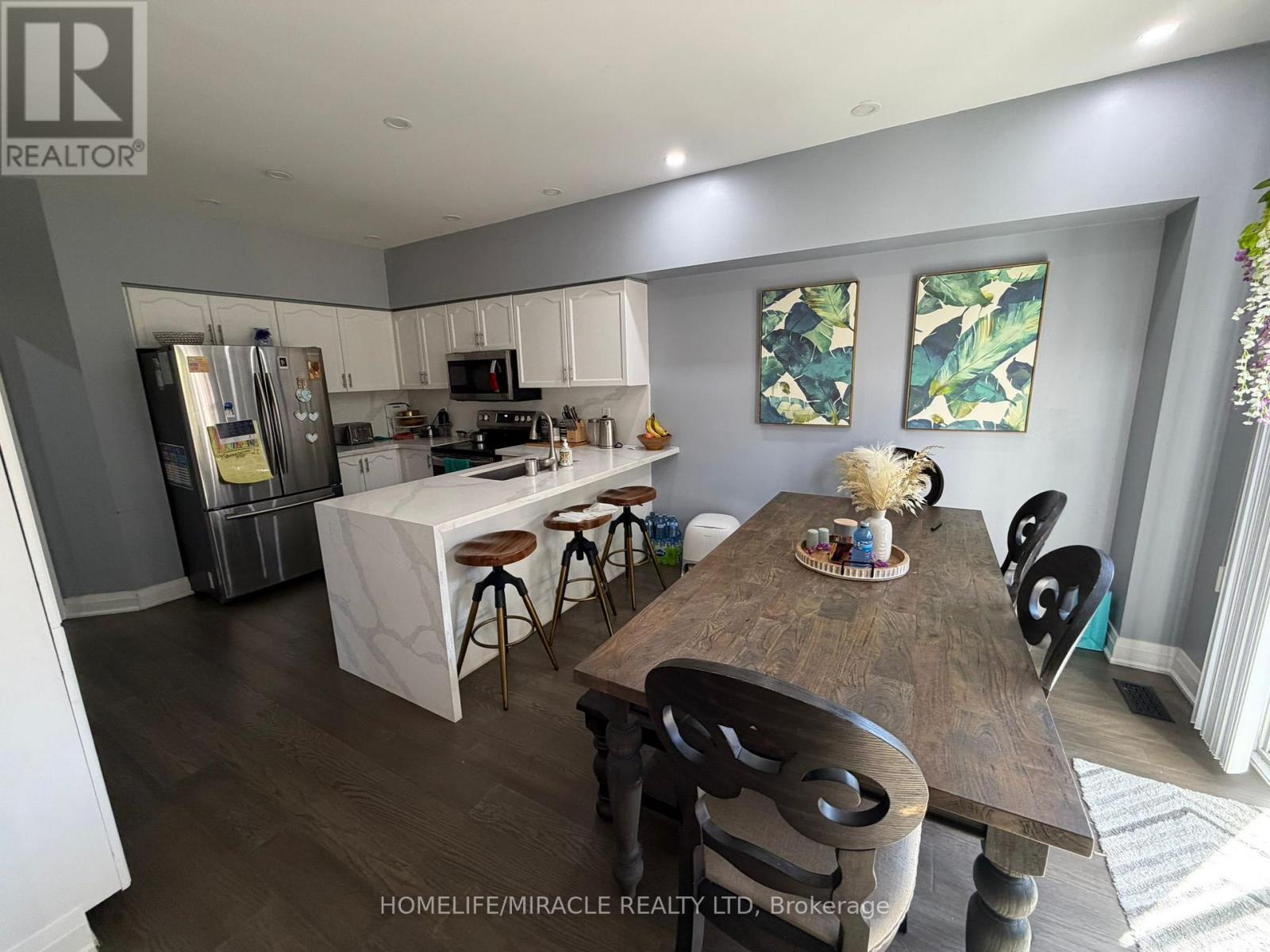 7549 Doverwood Drive, Mississauga, Ontario  L5N 8J3 - Photo 8 - W13422834