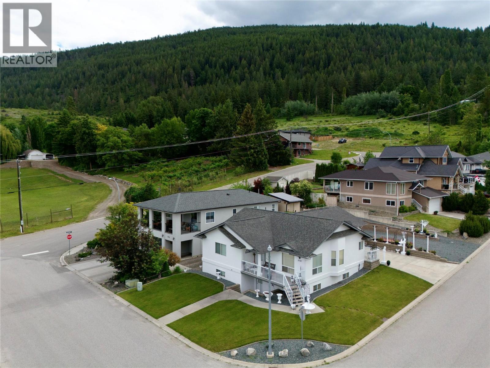 1038 11th Avenue N, Creston, British Columbia  V0B 1G6 - Photo 10 - 10390477