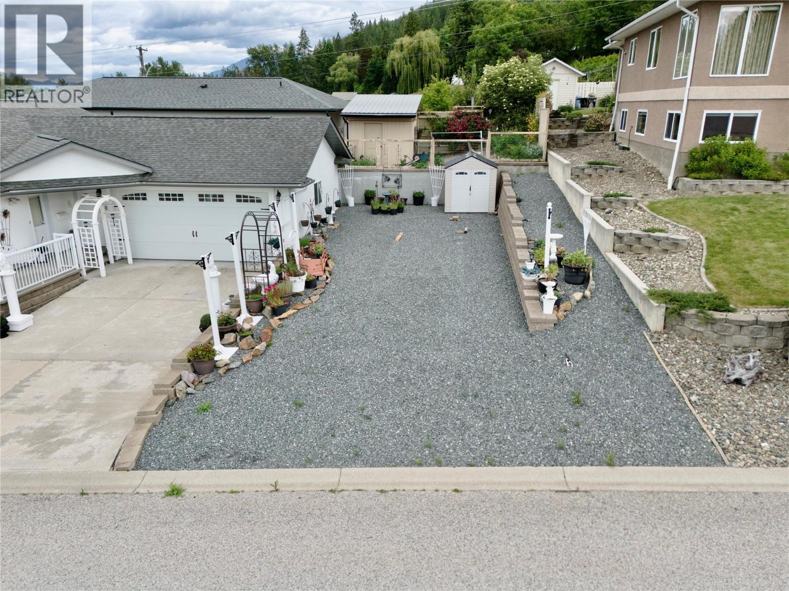 1038 11th Avenue N, Creston, British Columbia  V0B 1G6 - Photo 6 - 10390477