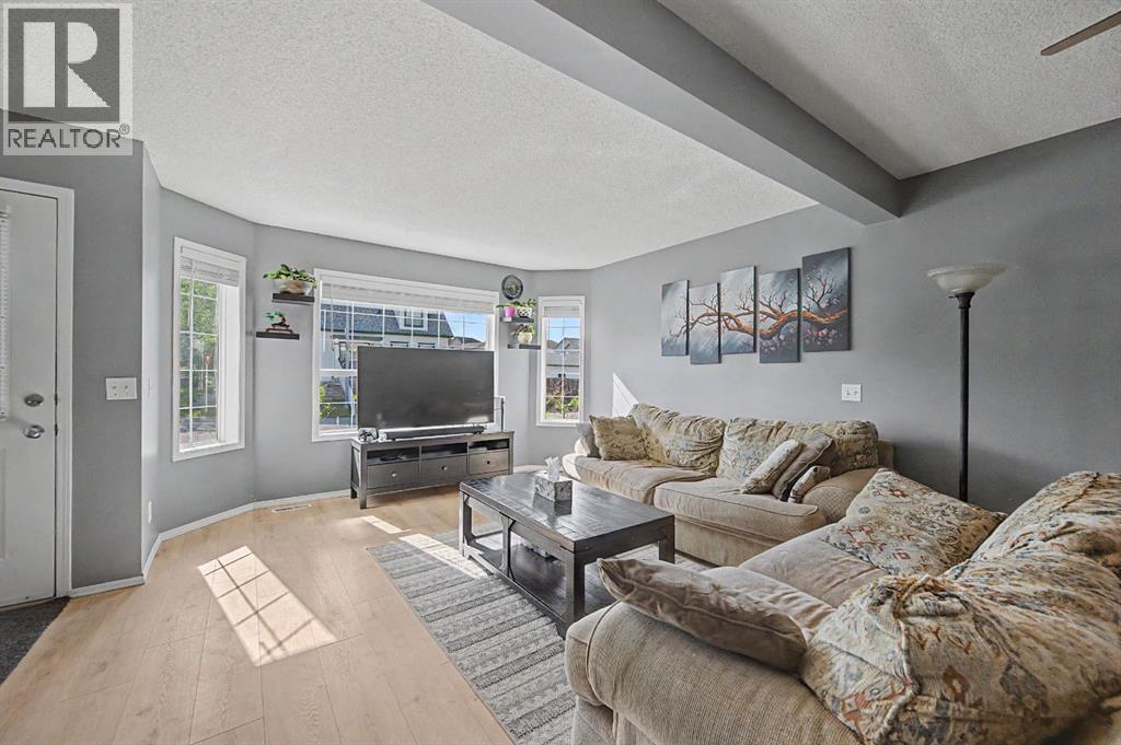 279 Hidden Hills Road NW, Calgary, Alberta  T3A 5X9 - Photo 4 - A2316659