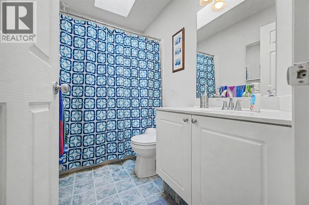 279 Hidden Hills Road NW, Calgary, Alberta  T3A 5X9 - Photo 20 - A2316659