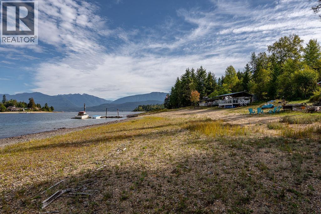 8275 East Procter Road, Procter, British Columbia  V0G 1C0 - Photo 15 - 10365994
