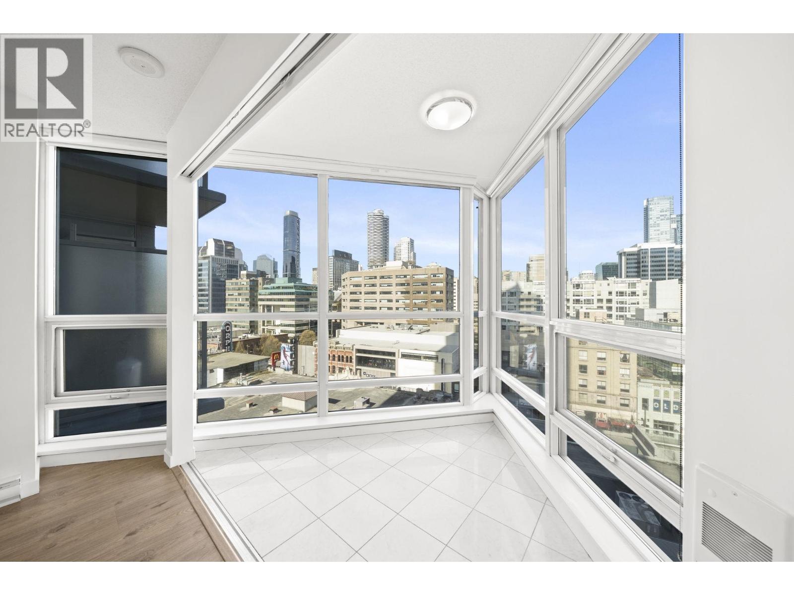 910 833 Seymour Street, Vancouver, British Columbia  V6B 0G4 - Photo 2 - R3134100