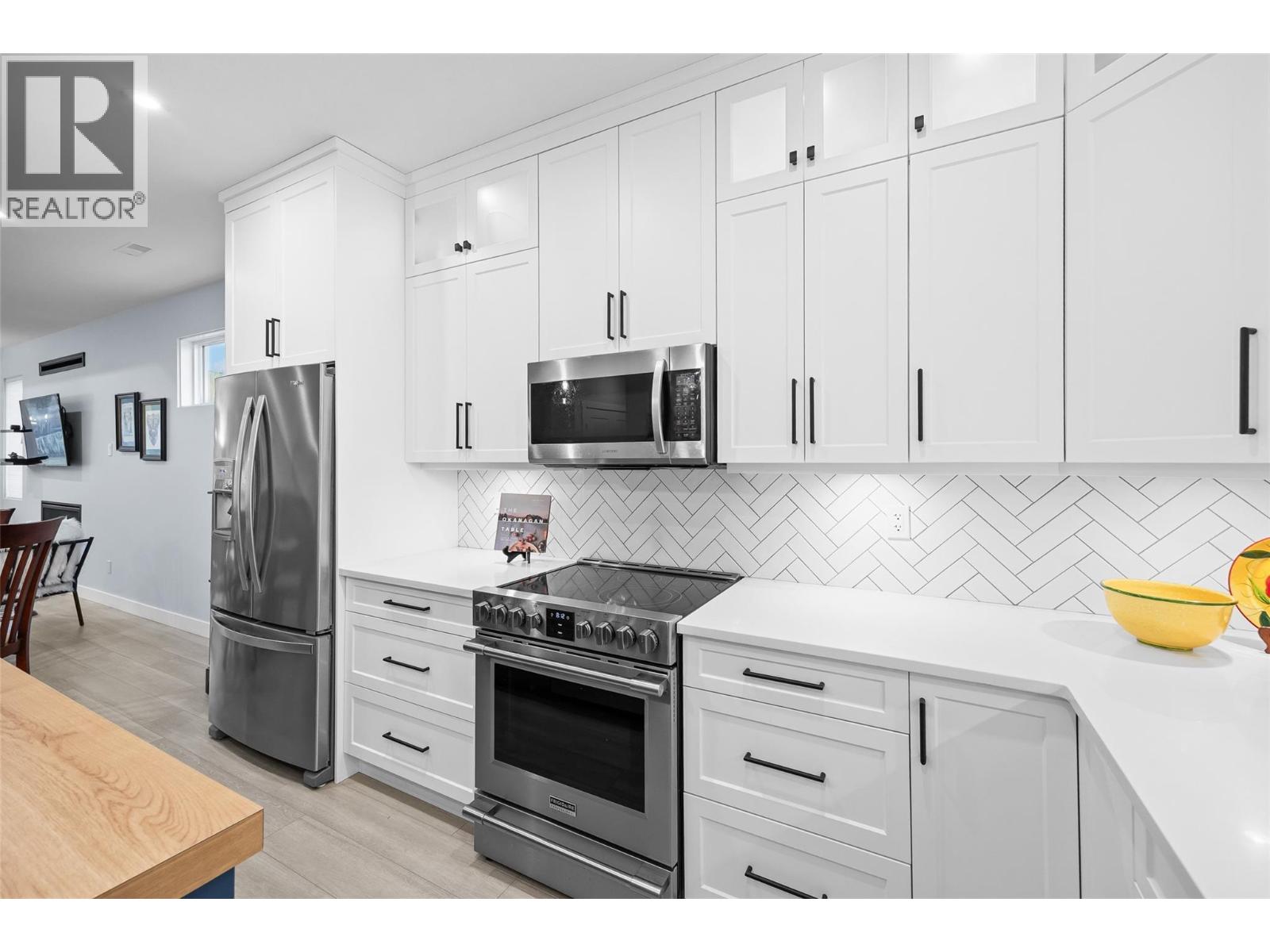 611 Nighthawk Avenue, Vernon, British Columbia  V1H 2A1 - Photo 8 - 10376433